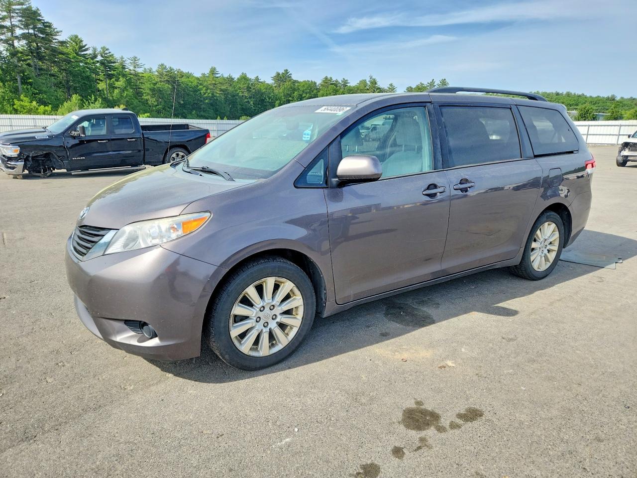 2013 Toyota Sienna Le Gray vin: 5TDJK3DC4DS053999