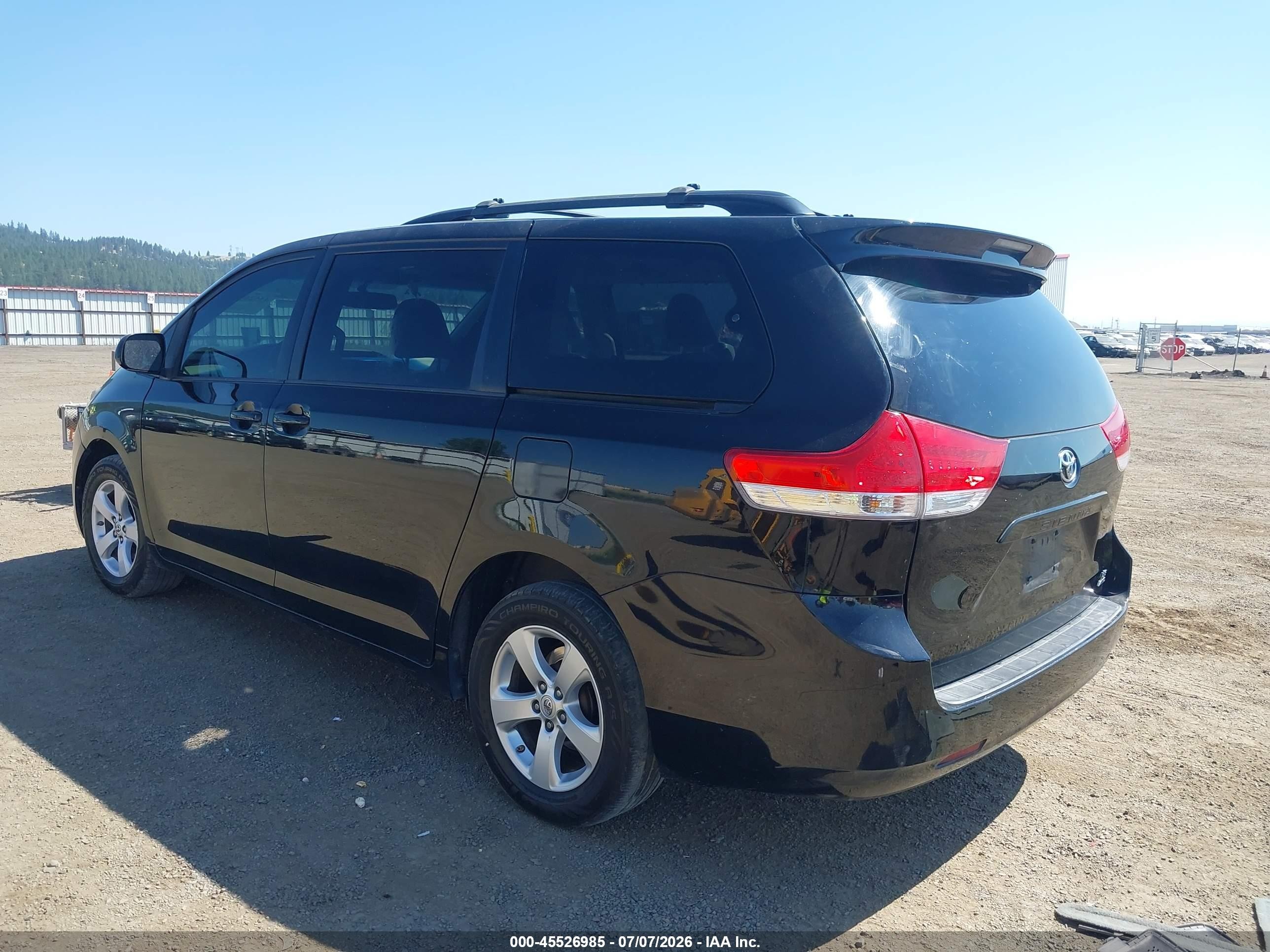 2014 Toyota Sienna Le 7 Passenger Black vin: 5TDJK3DC4ES077849