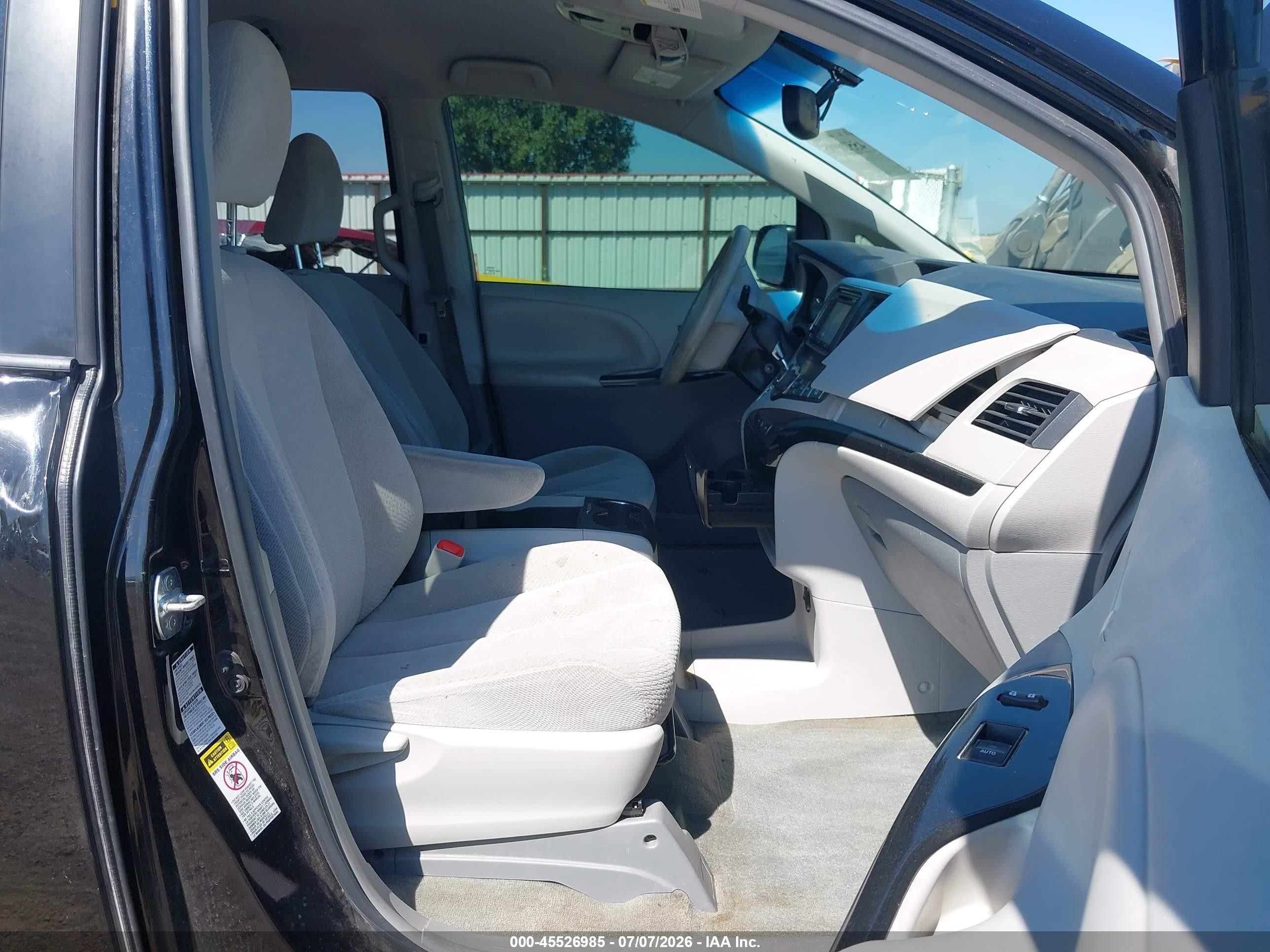 2014 Toyota Sienna Le 7 Passenger Black vin: 5TDJK3DC4ES077849