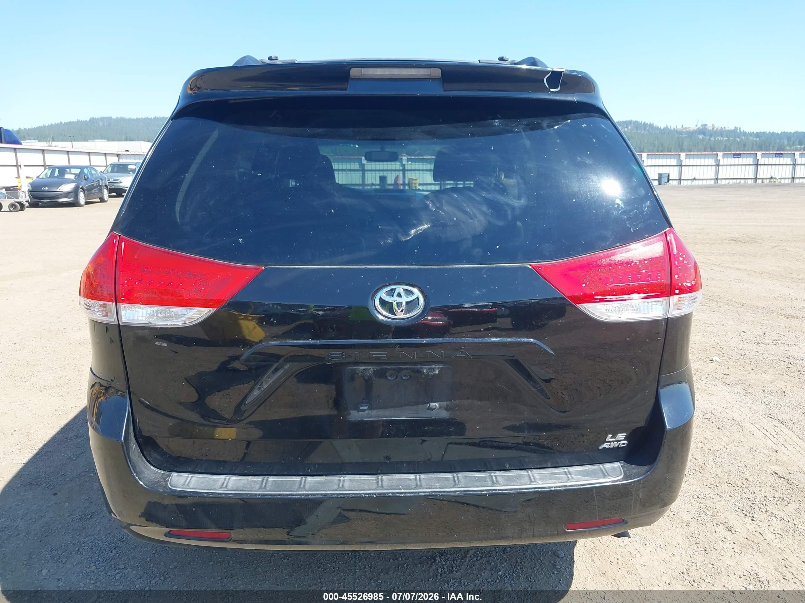 2014 Toyota Sienna Le 7 Passenger Black vin: 5TDJK3DC4ES077849