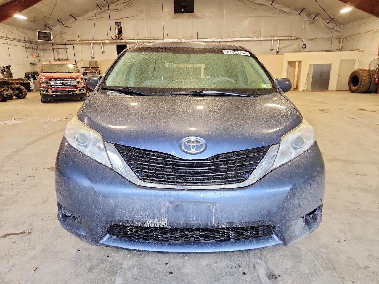 2014 Toyota Sienna Le Blue vin: 5TDJK3DC4ES090925
