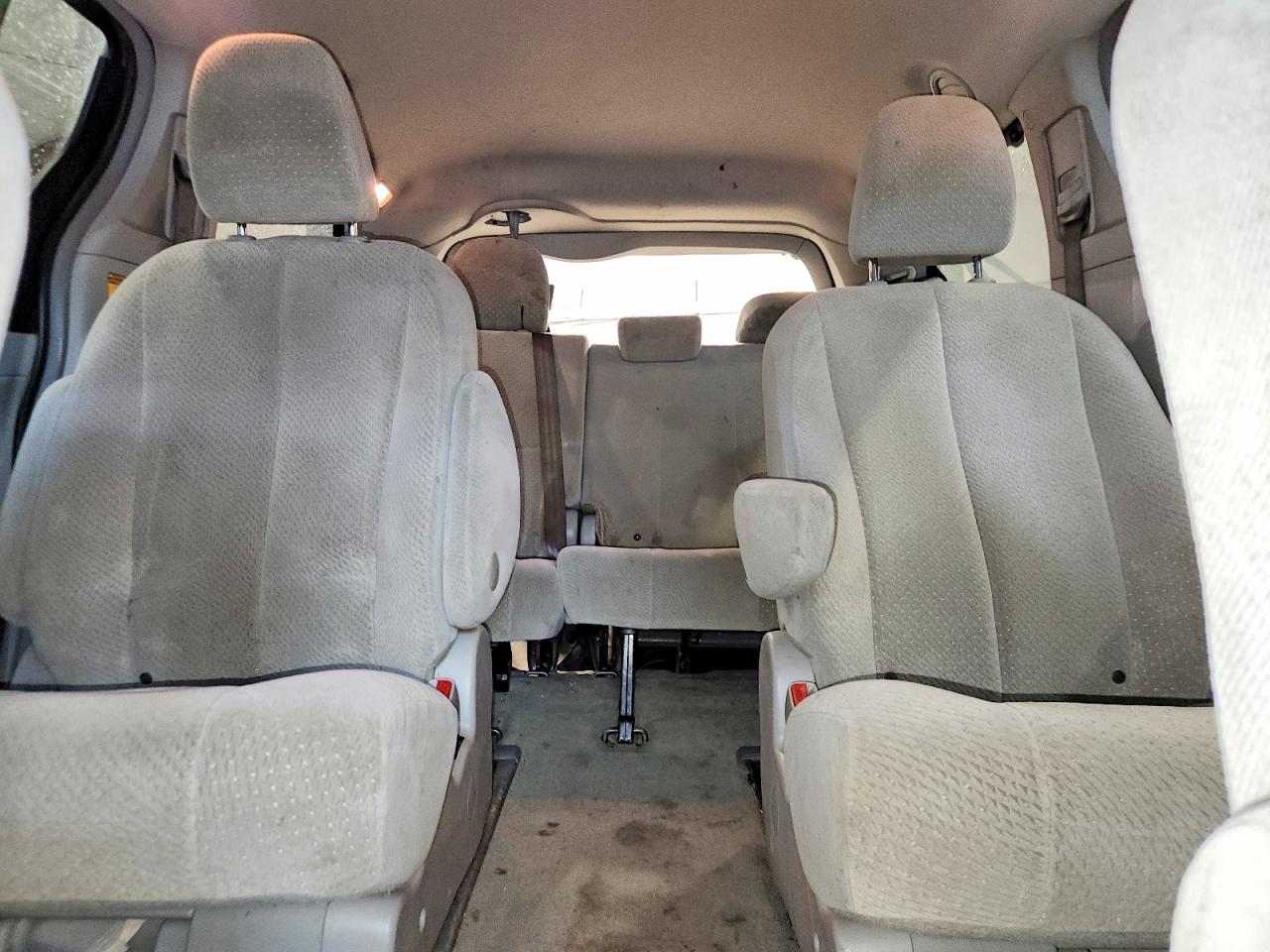 2014 Toyota Sienna Le Blue vin: 5TDJK3DC4ES090925