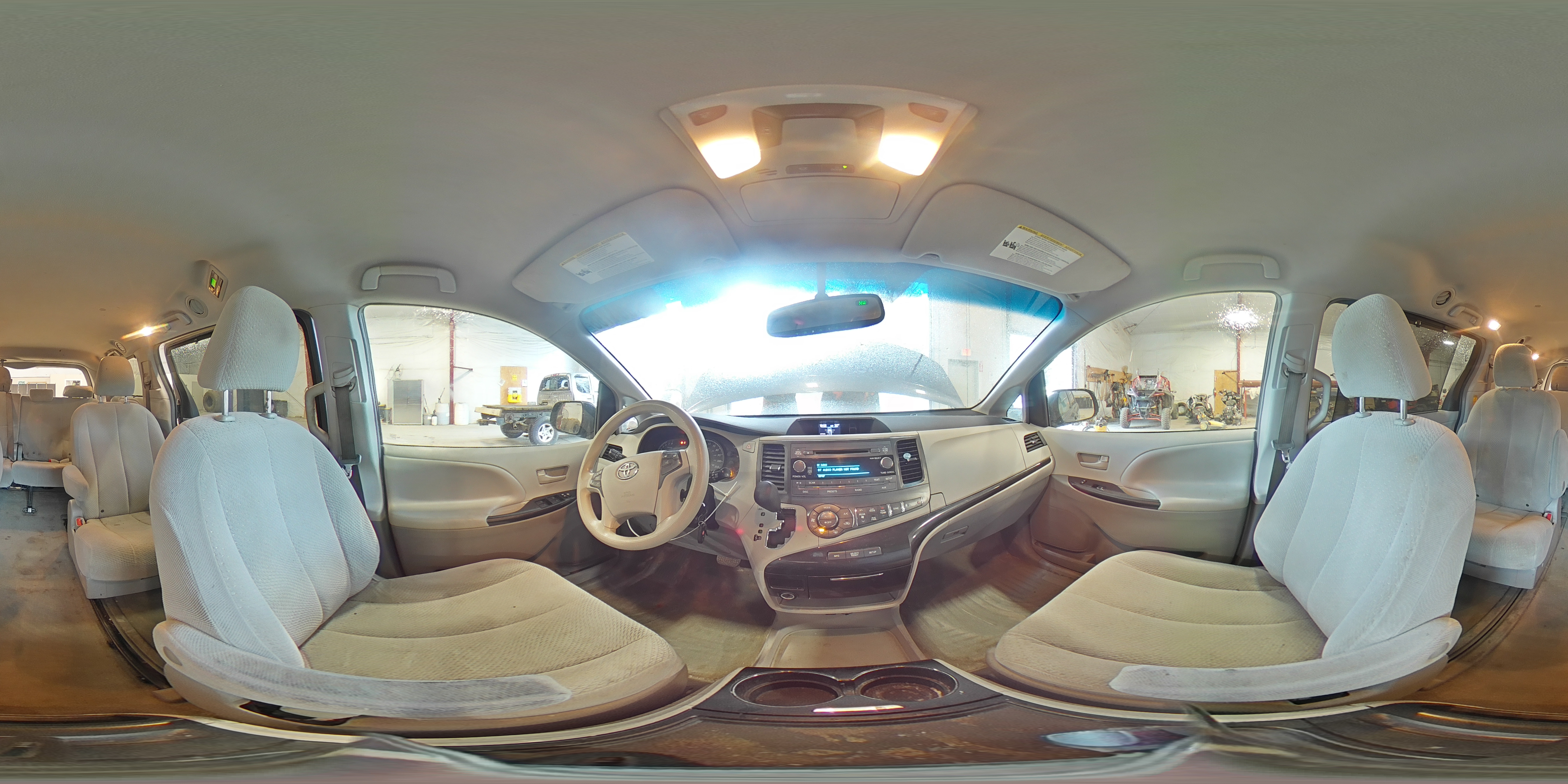 2014 Toyota Sienna Le Blue vin: 5TDJK3DC4ES090925