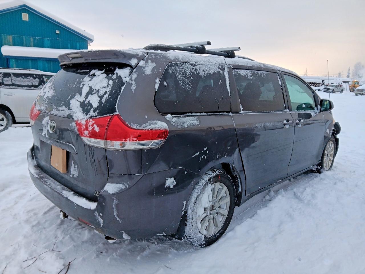 2011 Toyota Sienna Le Charcoal vin: 5TDJK3DC5BS019308