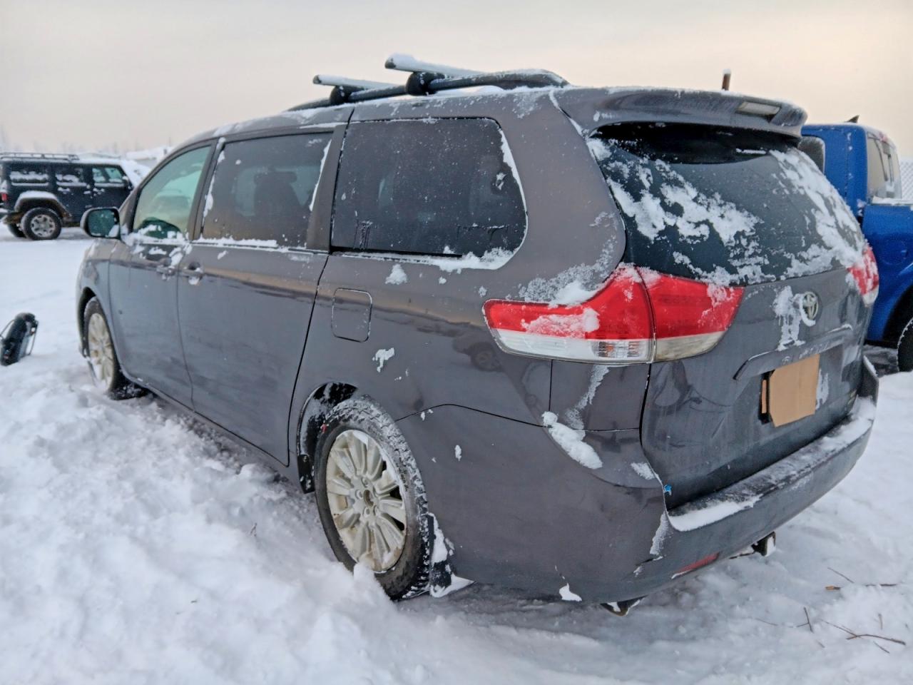 2011 Toyota Sienna Le Charcoal vin: 5TDJK3DC5BS019308