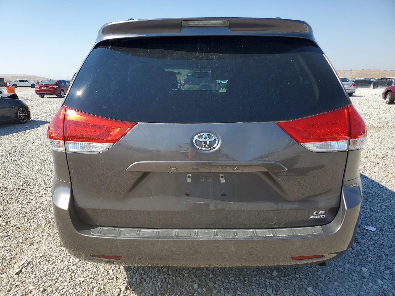 2013 Toyota Sienna Le Gray vin: 5TDJK3DC5DS061108
