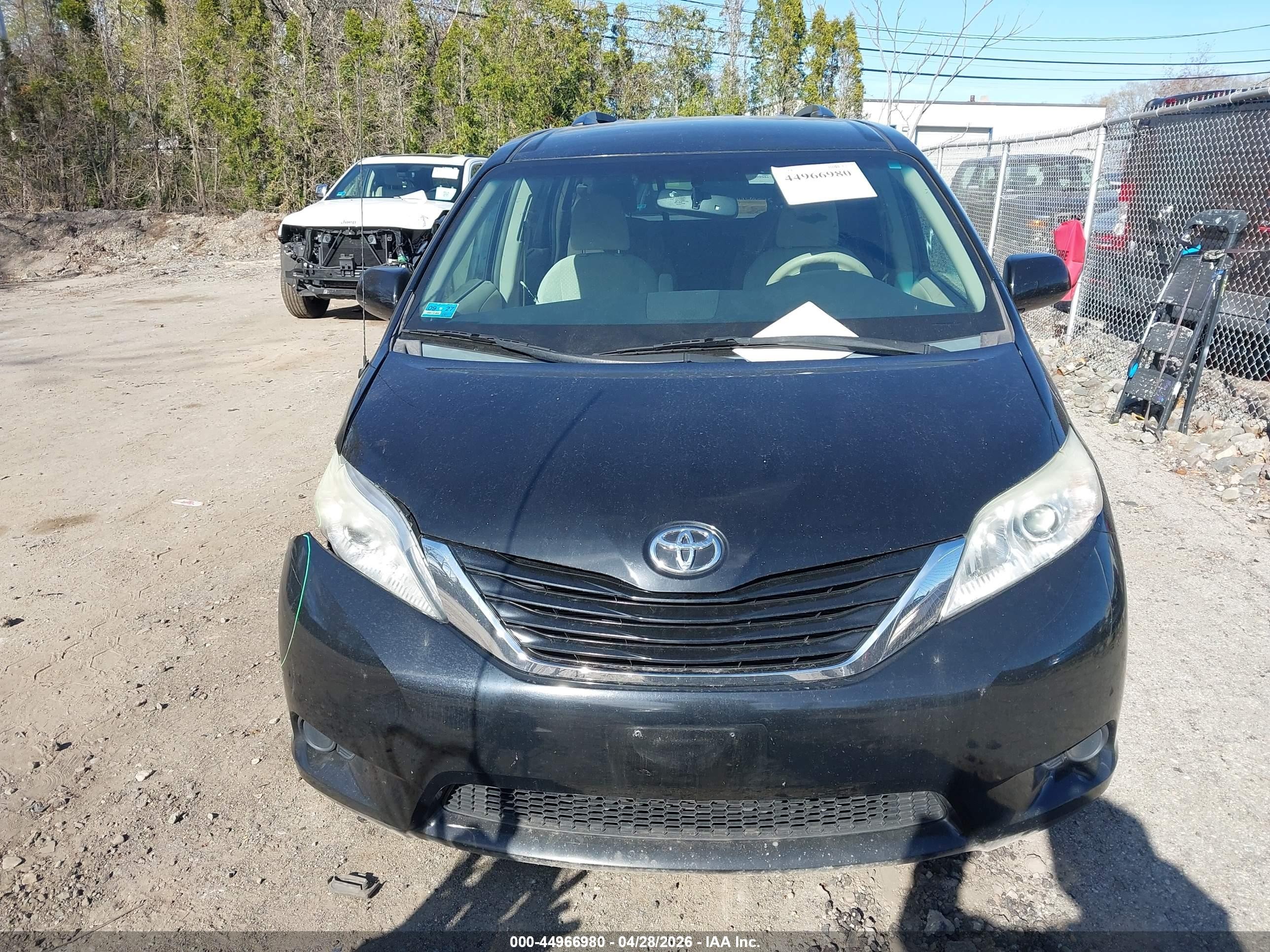 2014 Toyota Sienna Le 7 Passenger Black vin: 5TDJK3DC5ES094112