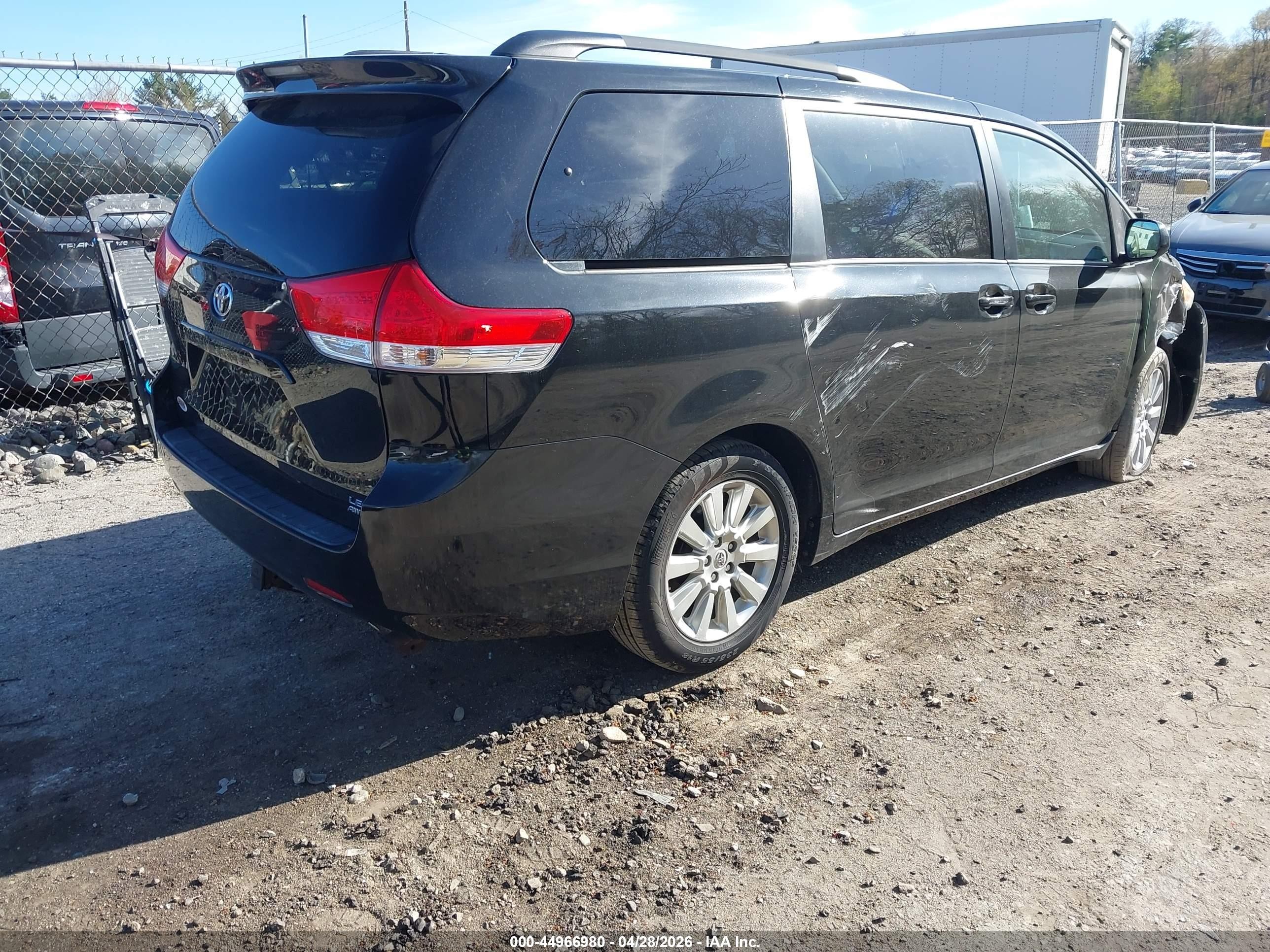 2014 Toyota Sienna Le 7 Passenger Black vin: 5TDJK3DC5ES094112