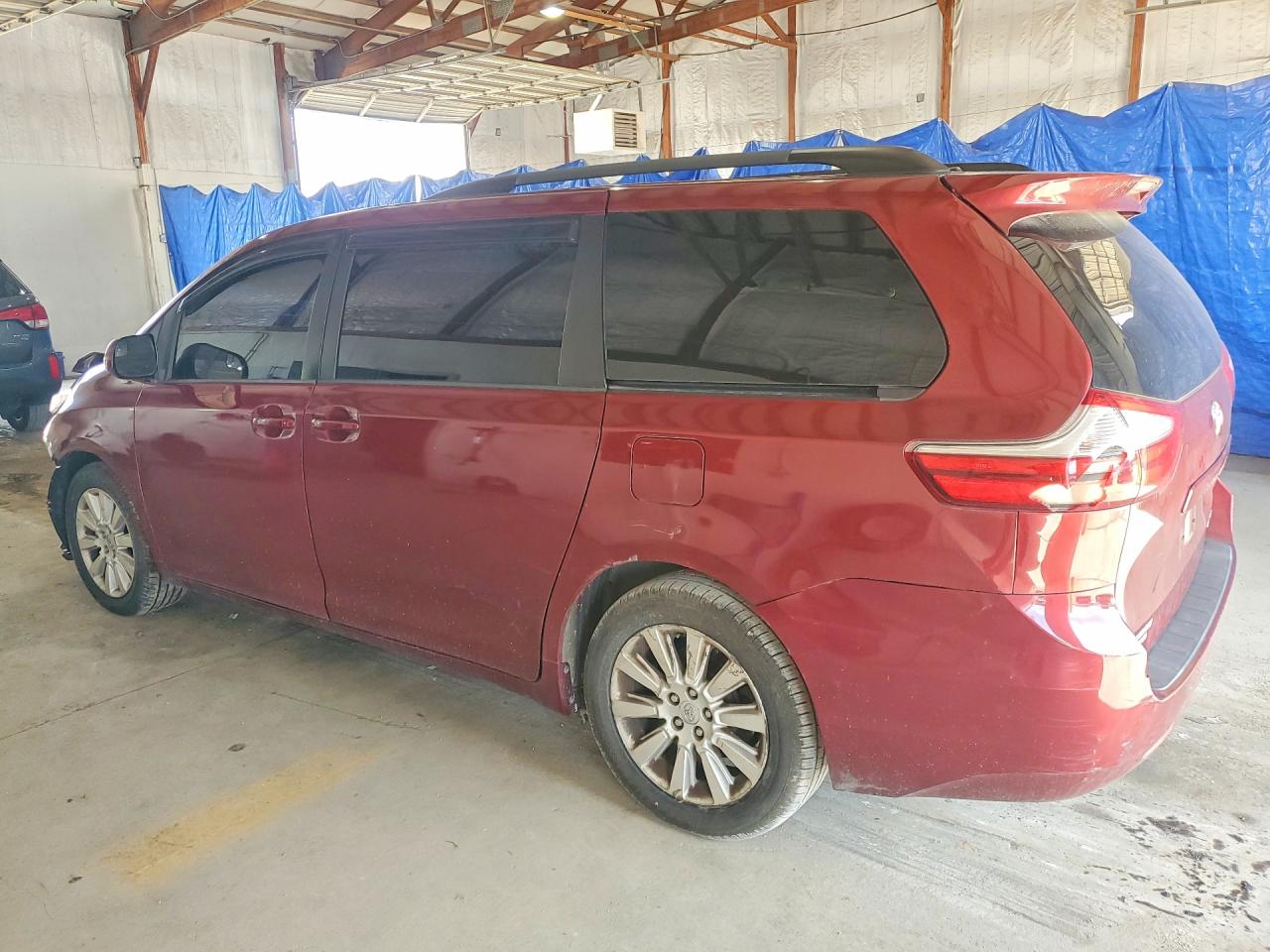 2015 Toyota Sienna Le Red vin: 5TDJK3DC5FS098713