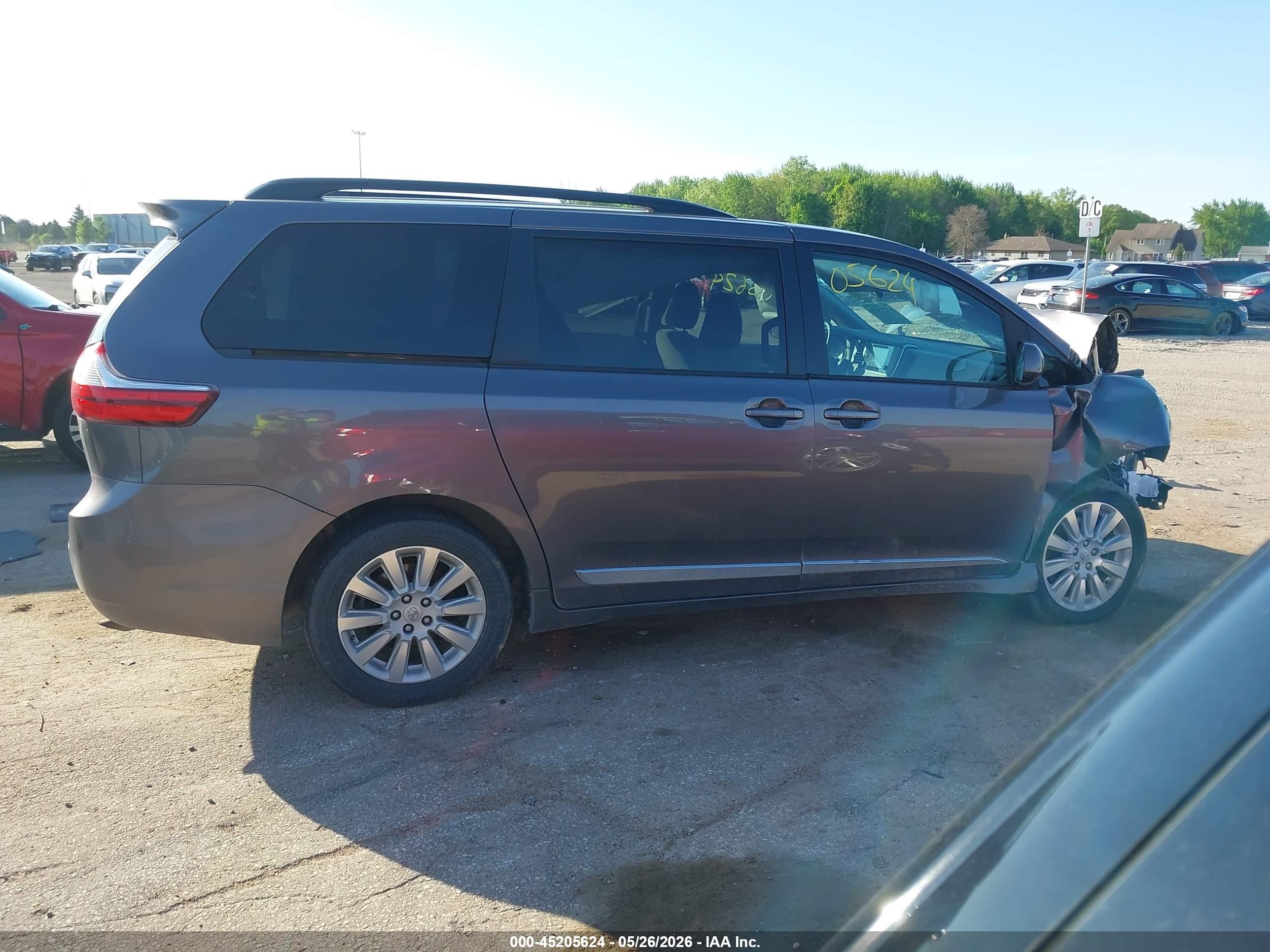 2015 Toyota Sienna Le 7 Passenger Серый vin: 5TDJK3DC5FS106437