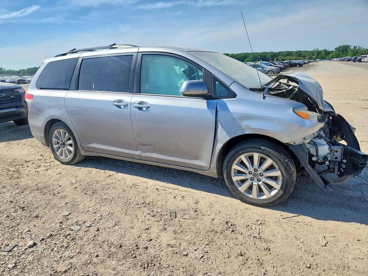 2012 Toyota Sienna Le Gray vin: 5TDJK3DC6CS046602