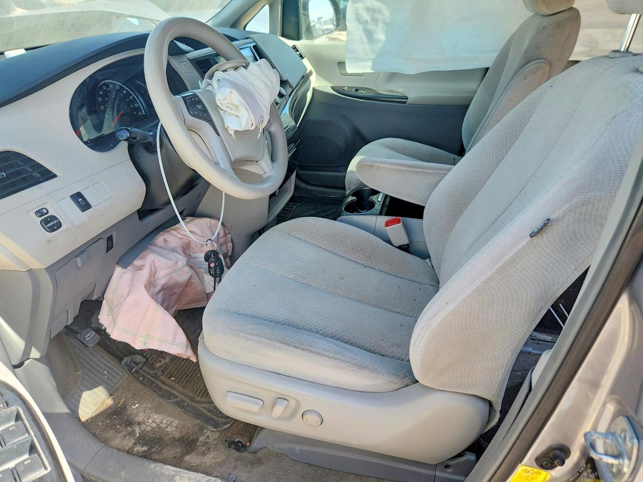 2012 Toyota Sienna Le Gray vin: 5TDJK3DC6CS046602
