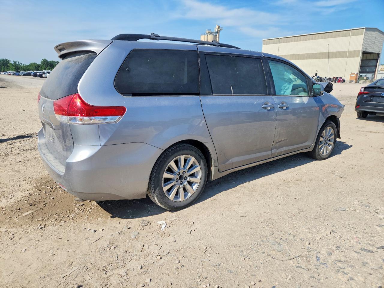 2012 Toyota Sienna Le Gray vin: 5TDJK3DC6CS046602