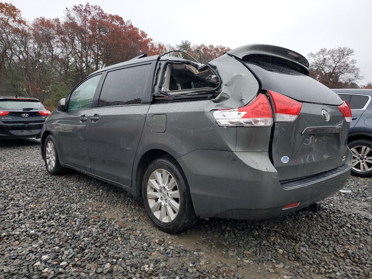 2014 Toyota Sienna Le 7-passenger Gray vin: 5TDJK3DC6ES091896