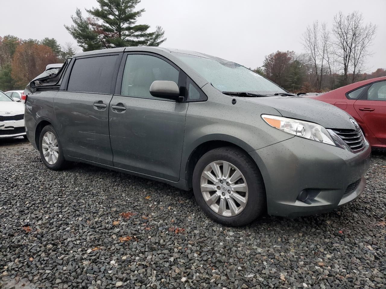 2014 Toyota Sienna Le 7-passenger Gray vin: 5TDJK3DC6ES091896