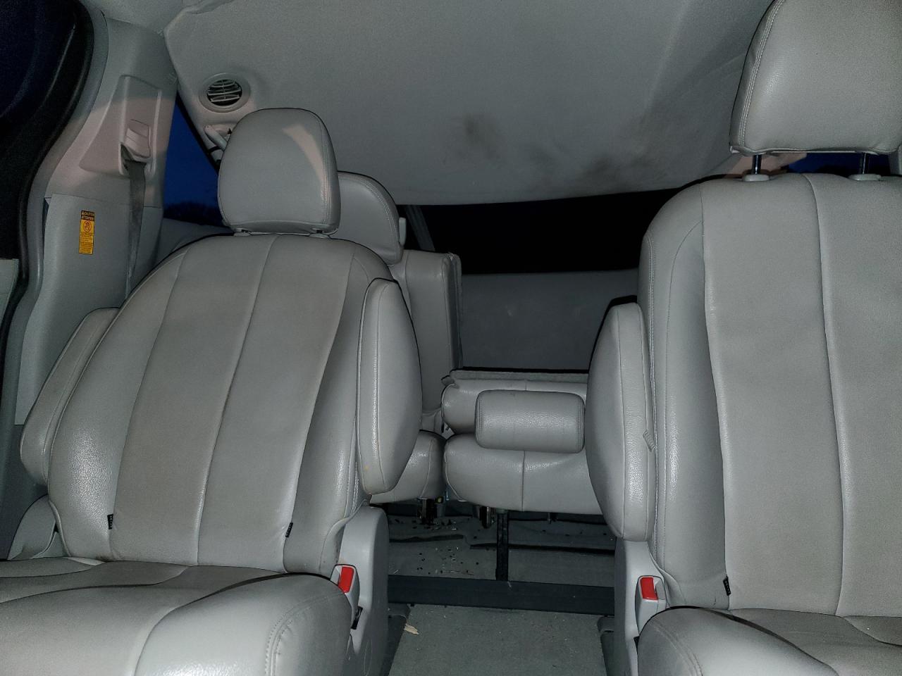 2014 Toyota Sienna Le 7-passenger Gray vin: 5TDJK3DC6ES091896