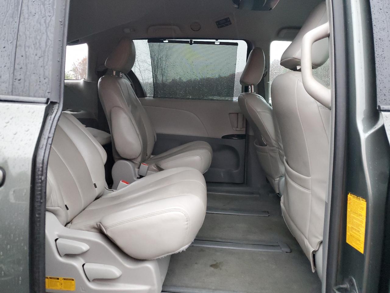 2014 Toyota Sienna Le 7-passenger Gray vin: 5TDJK3DC6ES091896