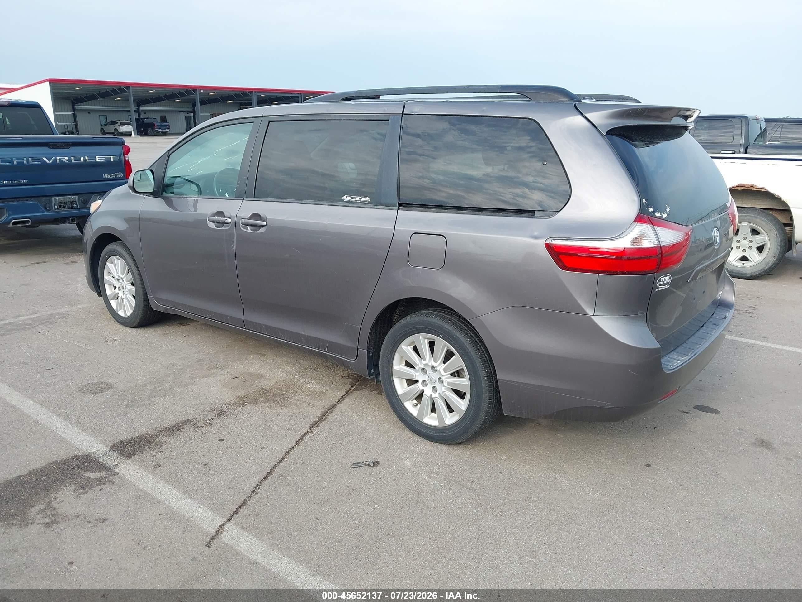 2015 Toyota Sienna Le 7 Passenger Gray vin: 5TDJK3DC6FS126339
