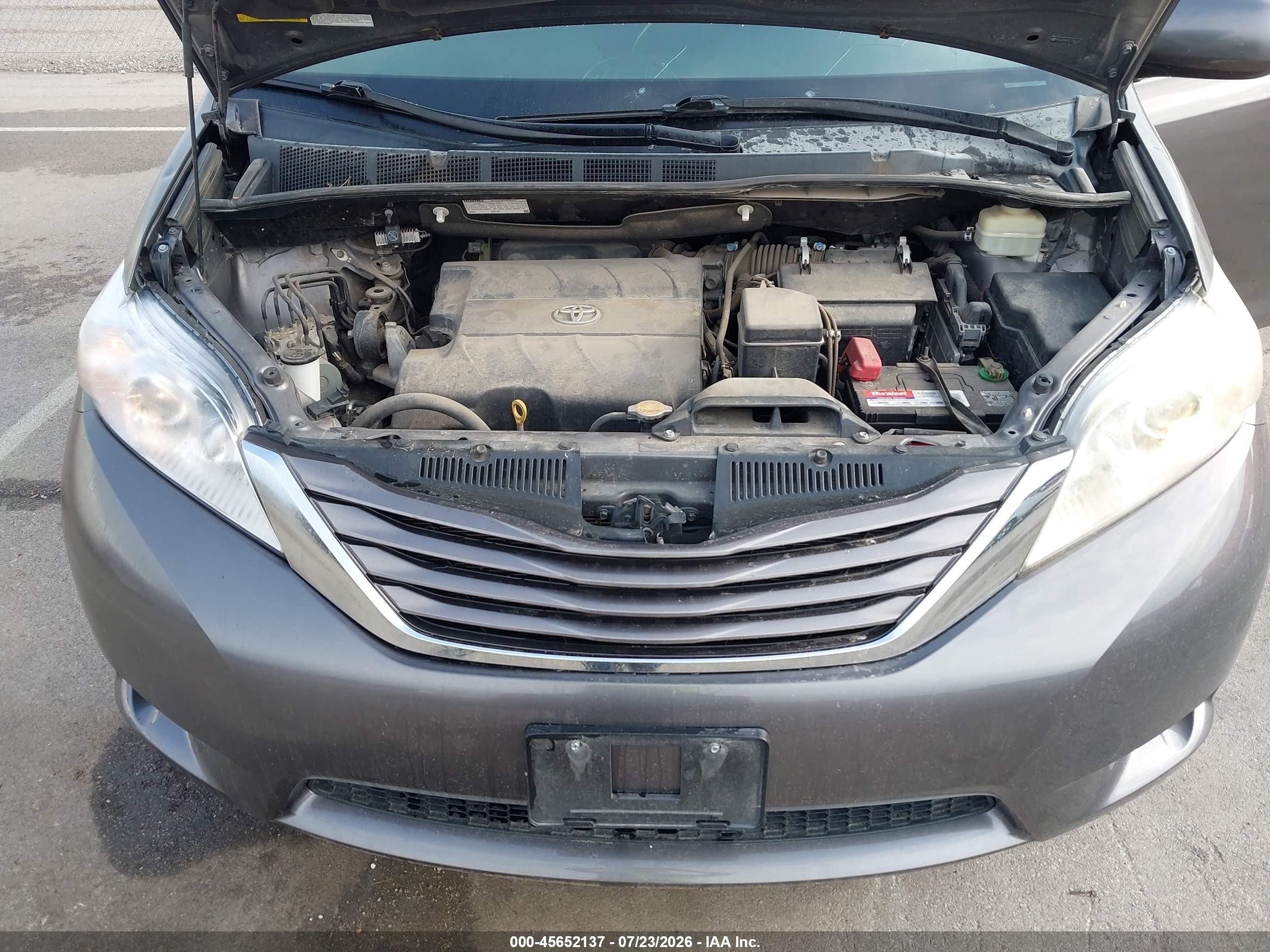 2015 Toyota Sienna Le 7 Passenger Gray vin: 5TDJK3DC6FS126339