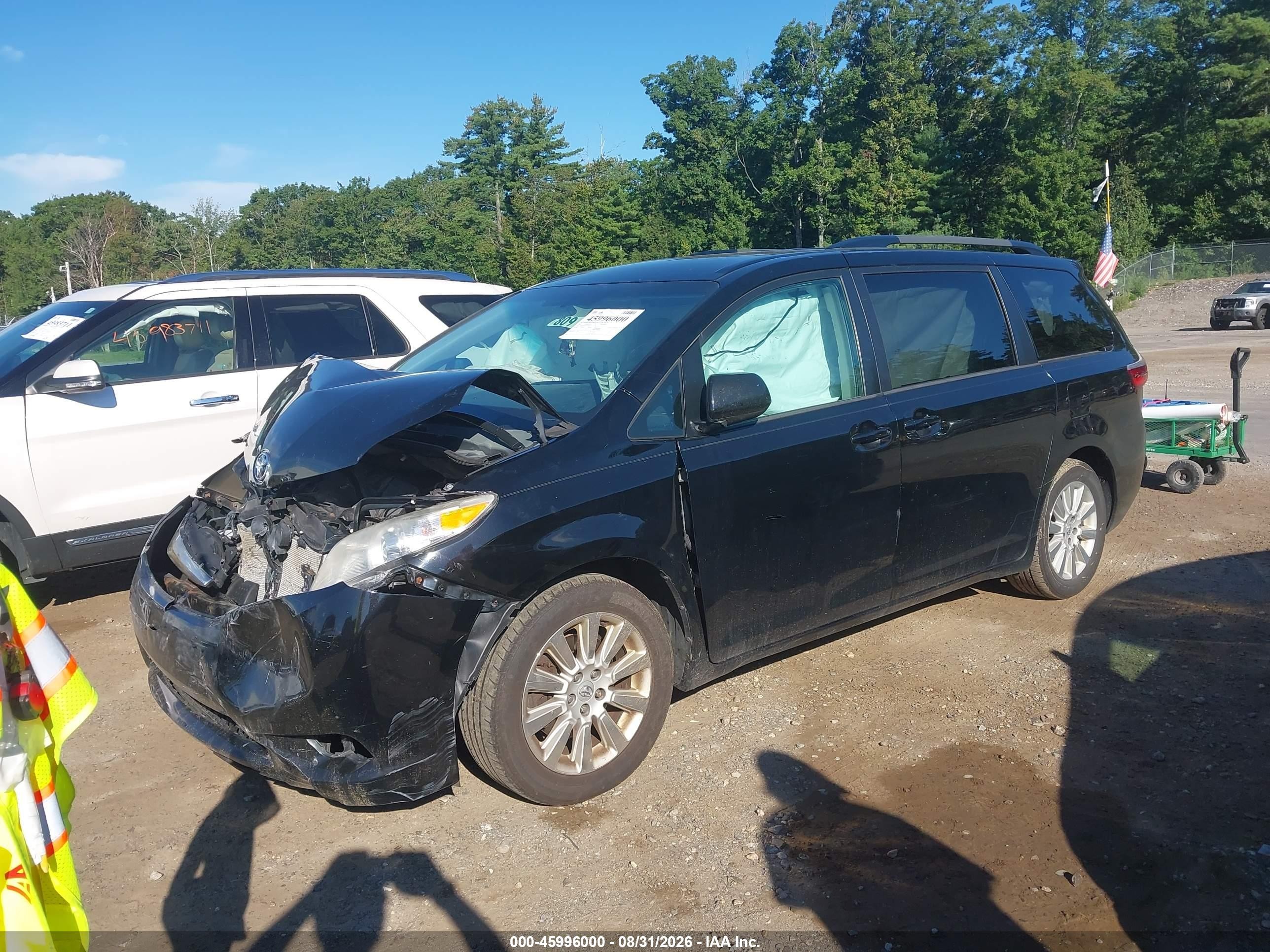 2015 Toyota Sienna Le 7 Passenger Black vin: 5TDJK3DC6FS126759