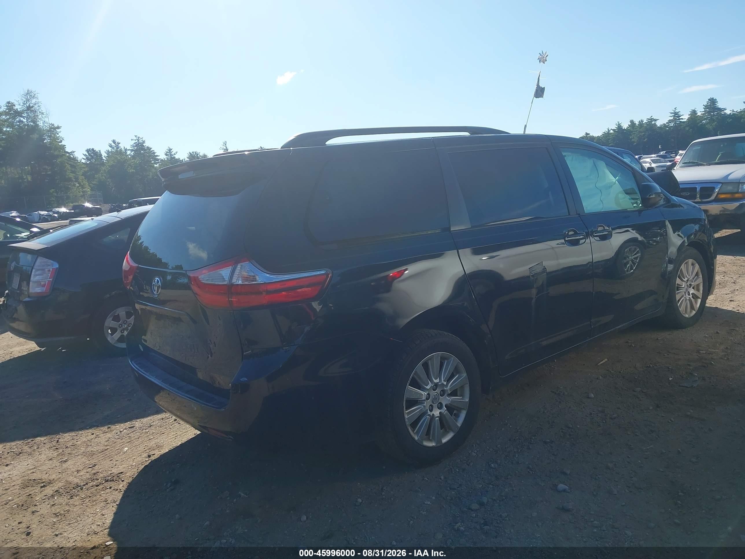 2015 Toyota Sienna Le 7 Passenger Black vin: 5TDJK3DC6FS126759
