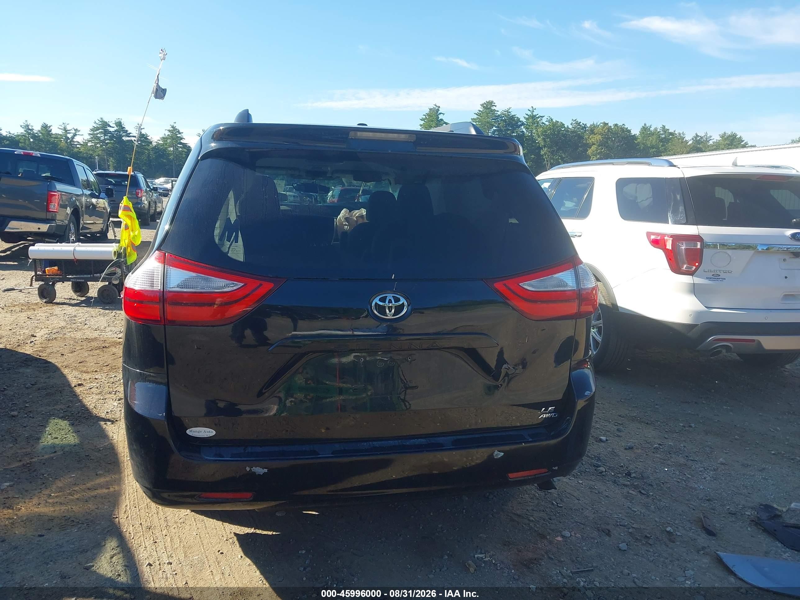 2015 Toyota Sienna Le 7 Passenger Black vin: 5TDJK3DC6FS126759