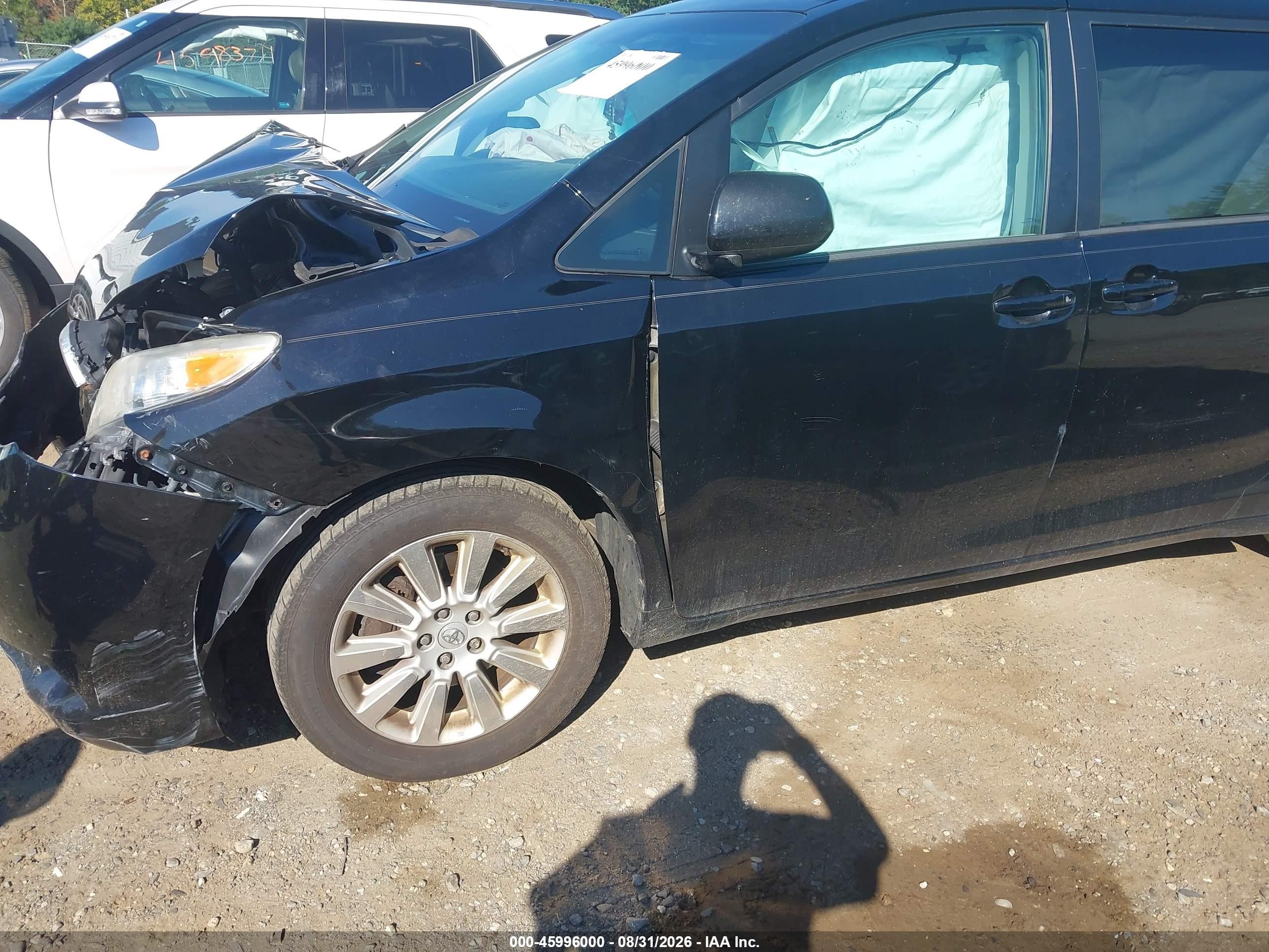 2015 Toyota Sienna Le 7 Passenger Black vin: 5TDJK3DC6FS126759