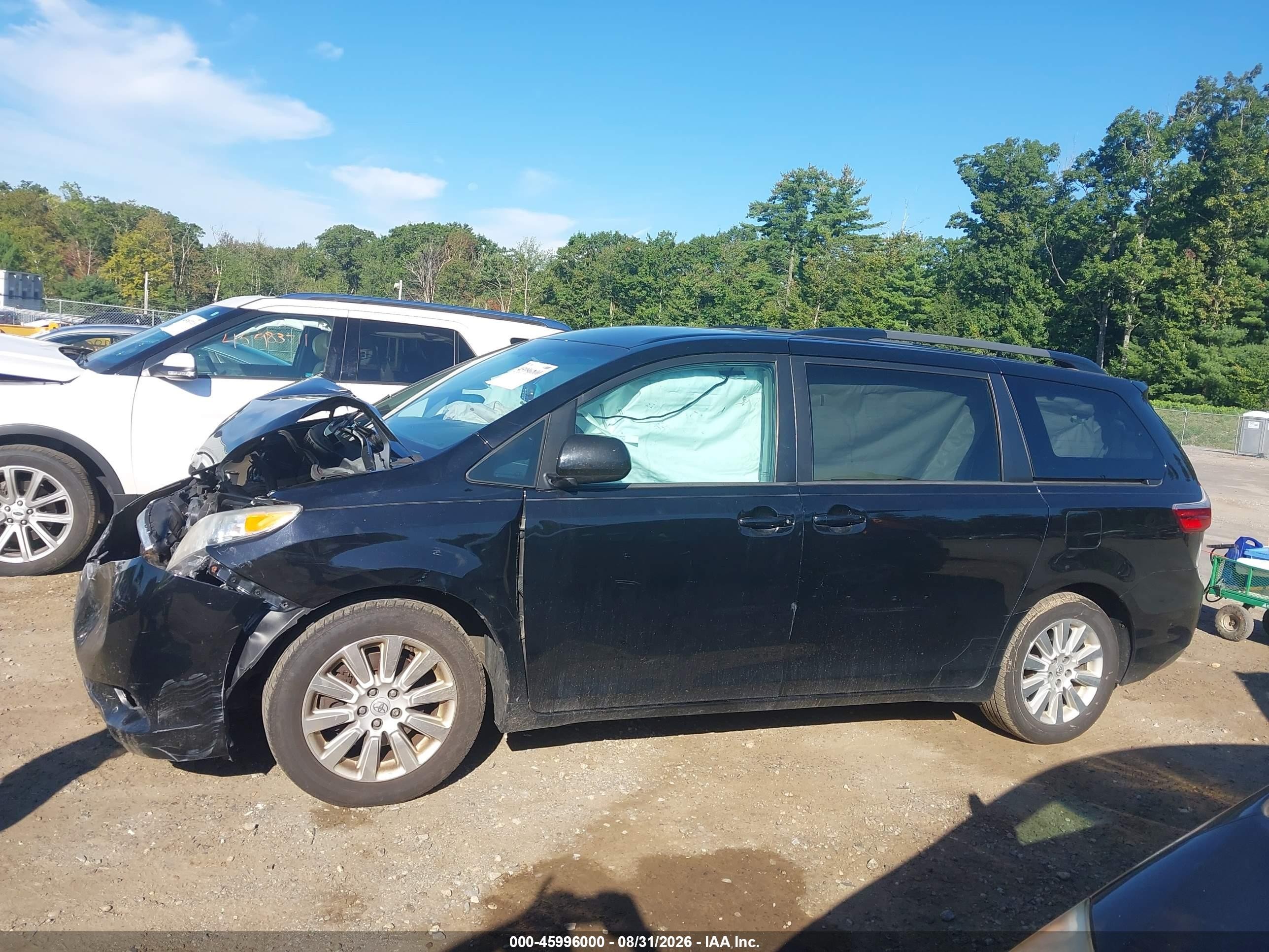 2015 Toyota Sienna Le 7 Passenger Black vin: 5TDJK3DC6FS126759