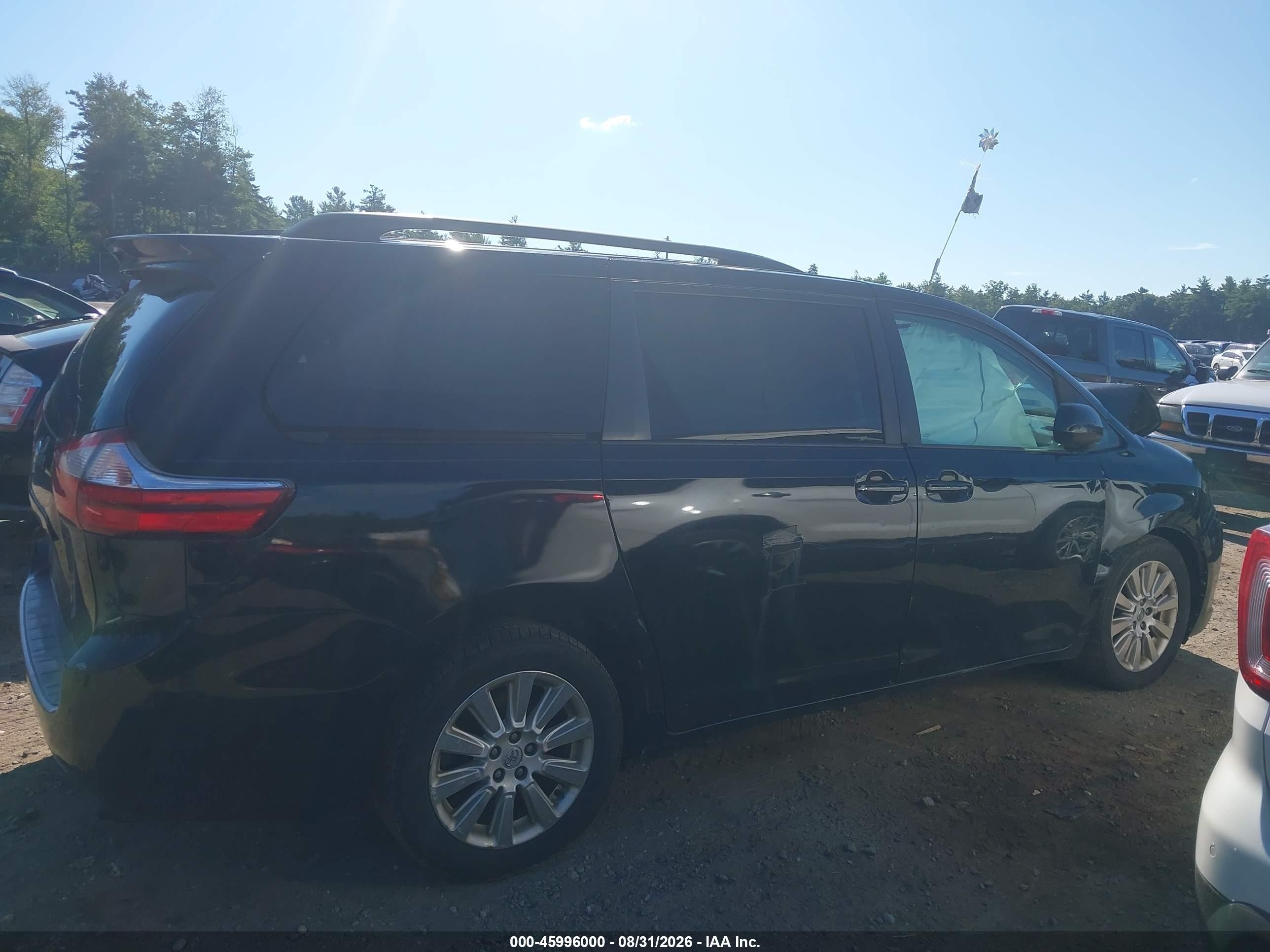 2015 Toyota Sienna Le 7 Passenger Black vin: 5TDJK3DC6FS126759
