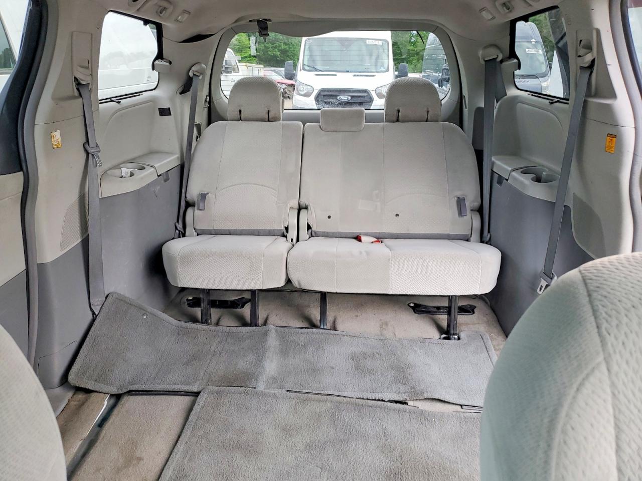 2013 Toyota Sienna Le Silver vin: 5TDJK3DC7DS055259