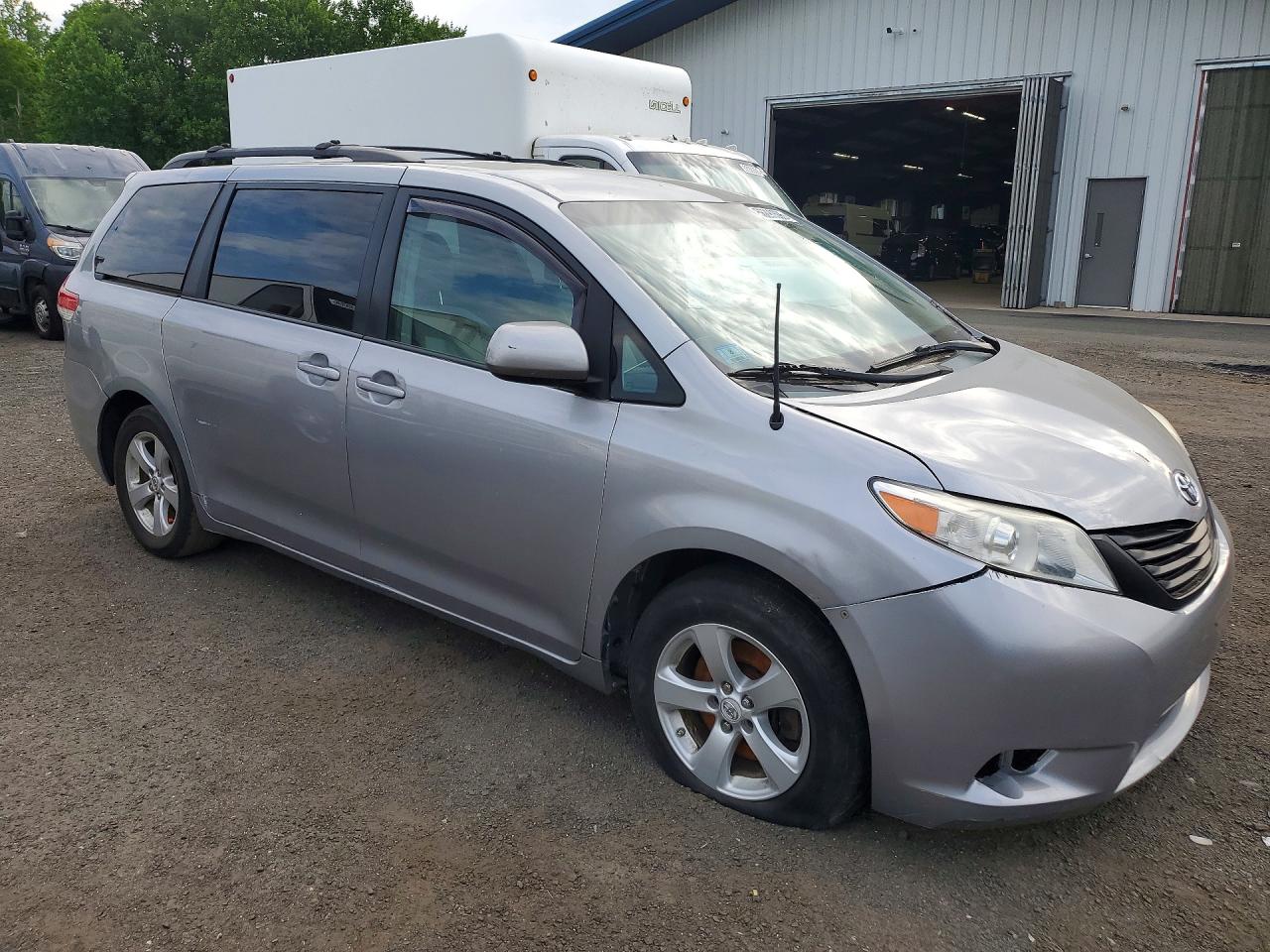2013 Toyota Sienna Le Silver vin: 5TDJK3DC7DS055259