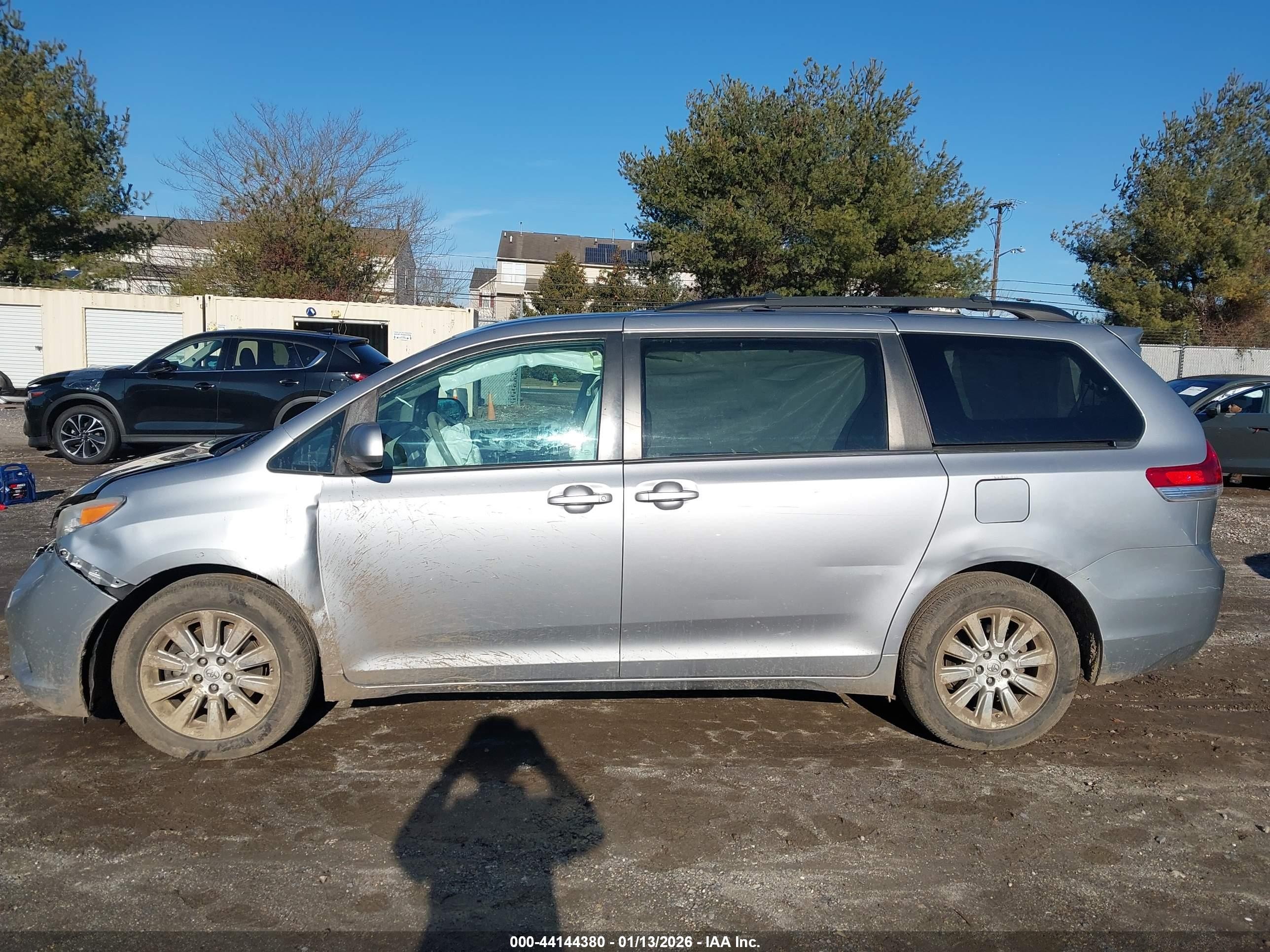 2013 Toyota Sienna Le 7 Passenger Silver vin: 5TDJK3DC7DS063622
