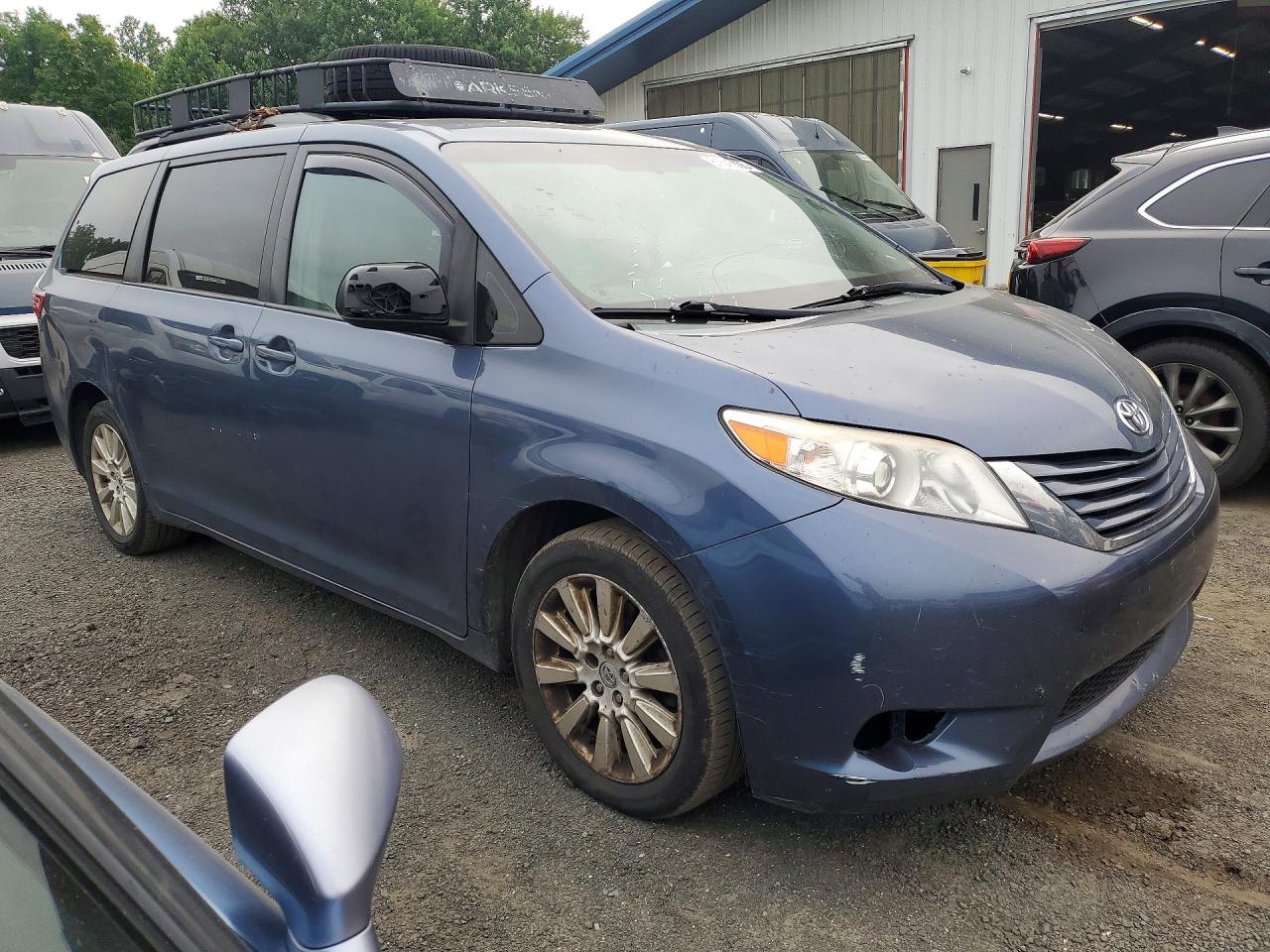 2015 Toyota Sienna Le Blue vin: 5TDJK3DC7FS101028