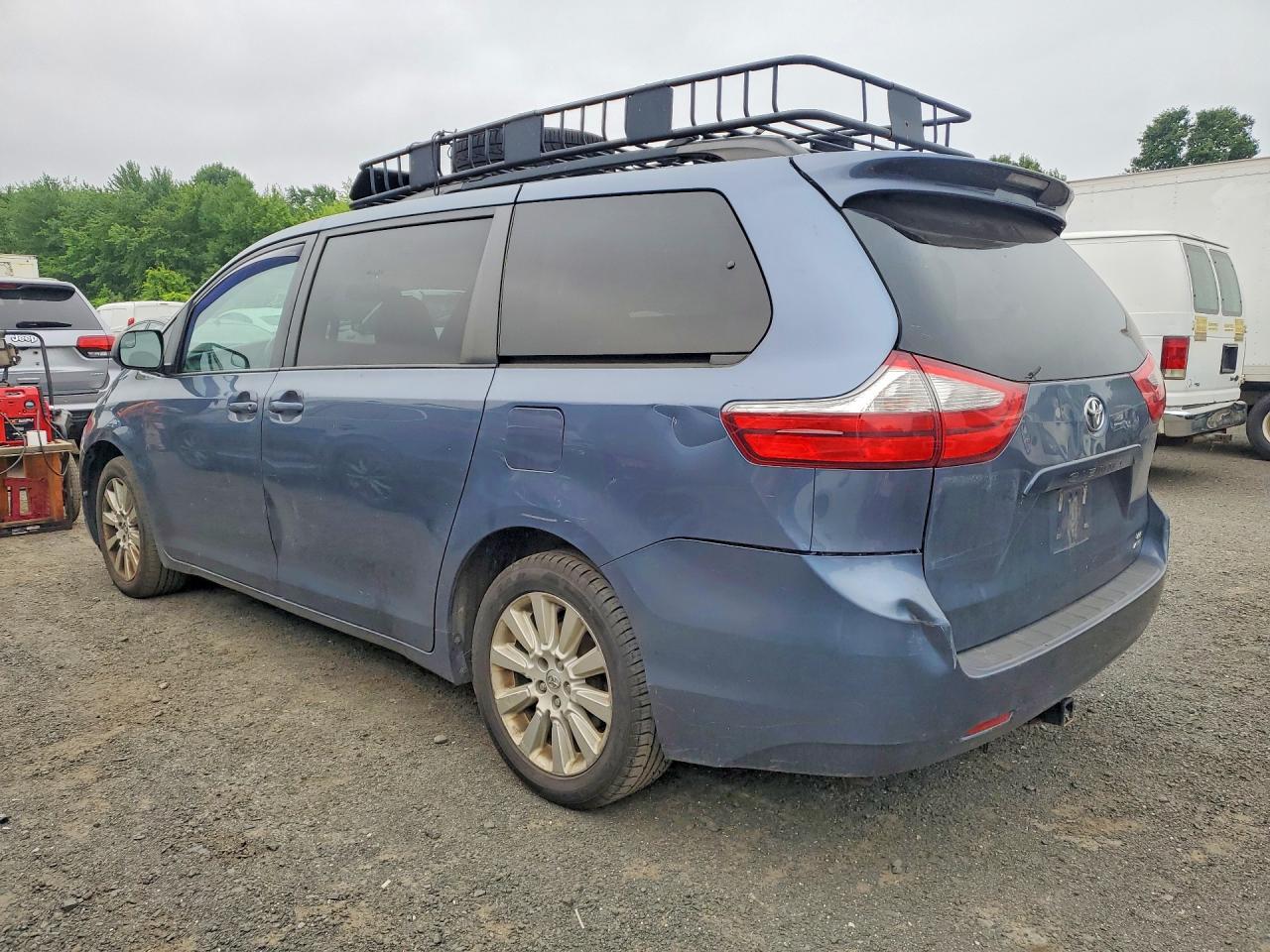 2015 Toyota Sienna Le Blue vin: 5TDJK3DC7FS101028