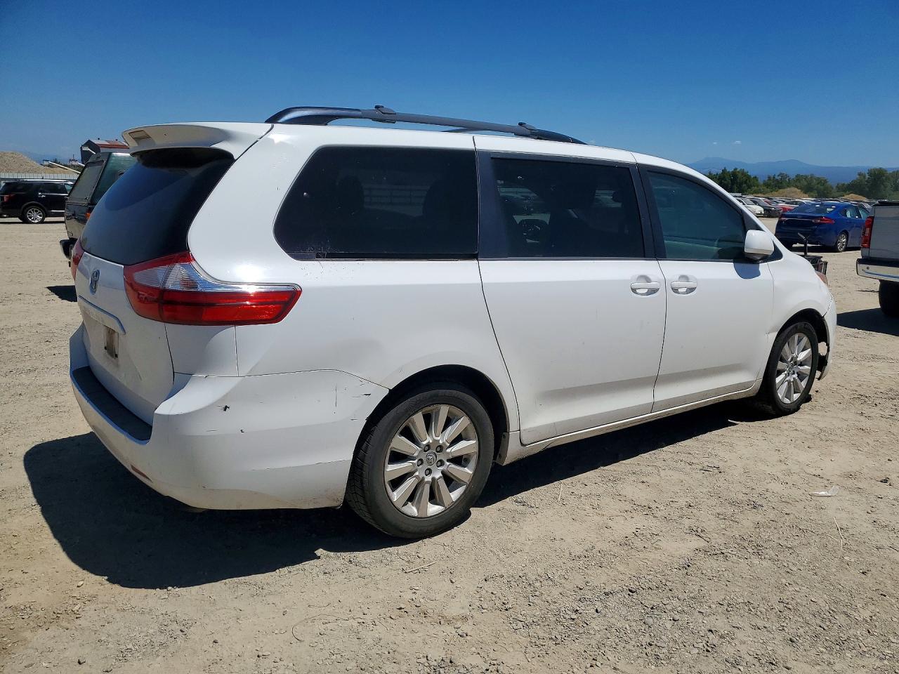 2015 Toyota Sienna Le Белый vin: 5TDJK3DC7FS123174
