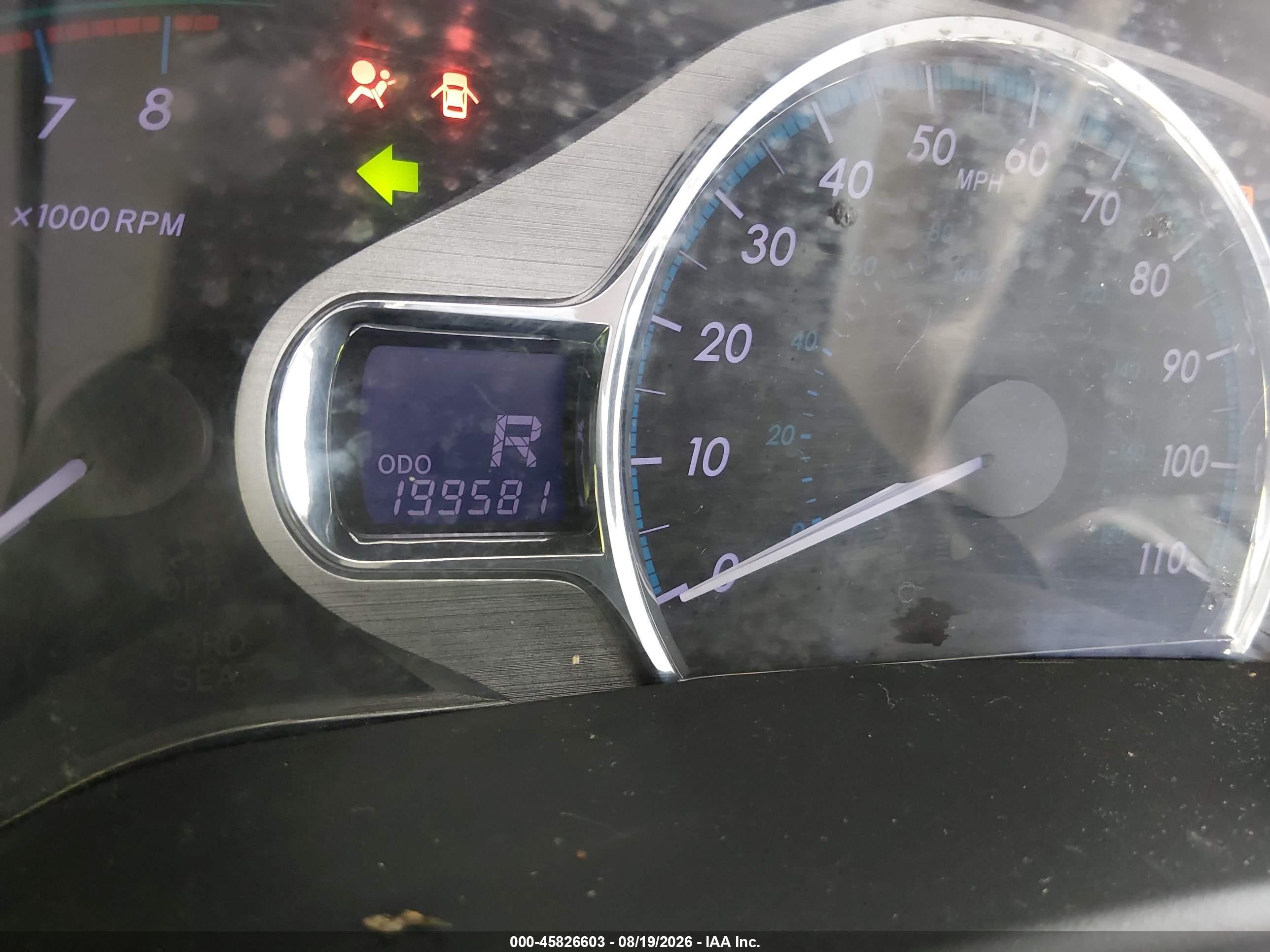 2011 Toyota Sienna Le Green vin: 5TDJK3DC8BS020422