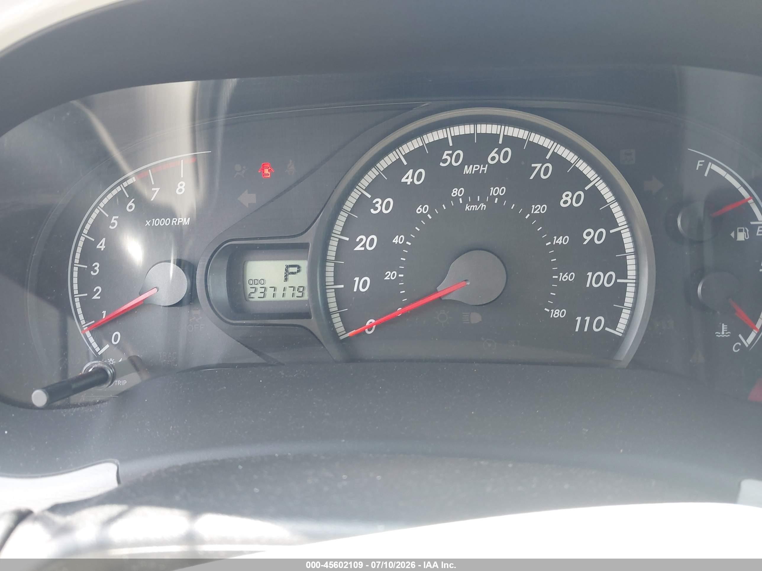 2011 Toyota Sienna Le Silver vin: 5TDJK3DC8BS020842