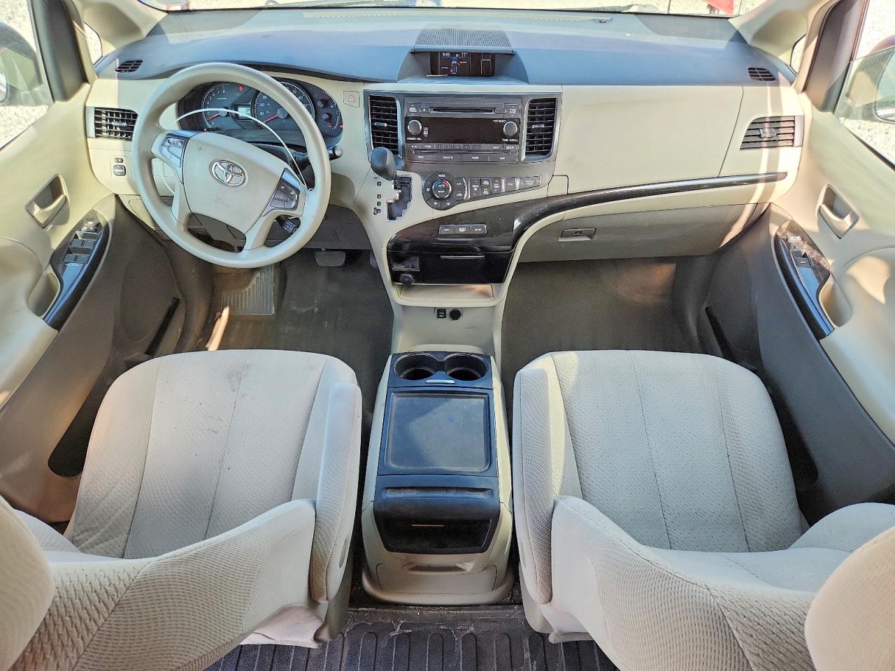 2013 Toyota Sienna Le Red vin: 5TDJK3DC8DS050149
