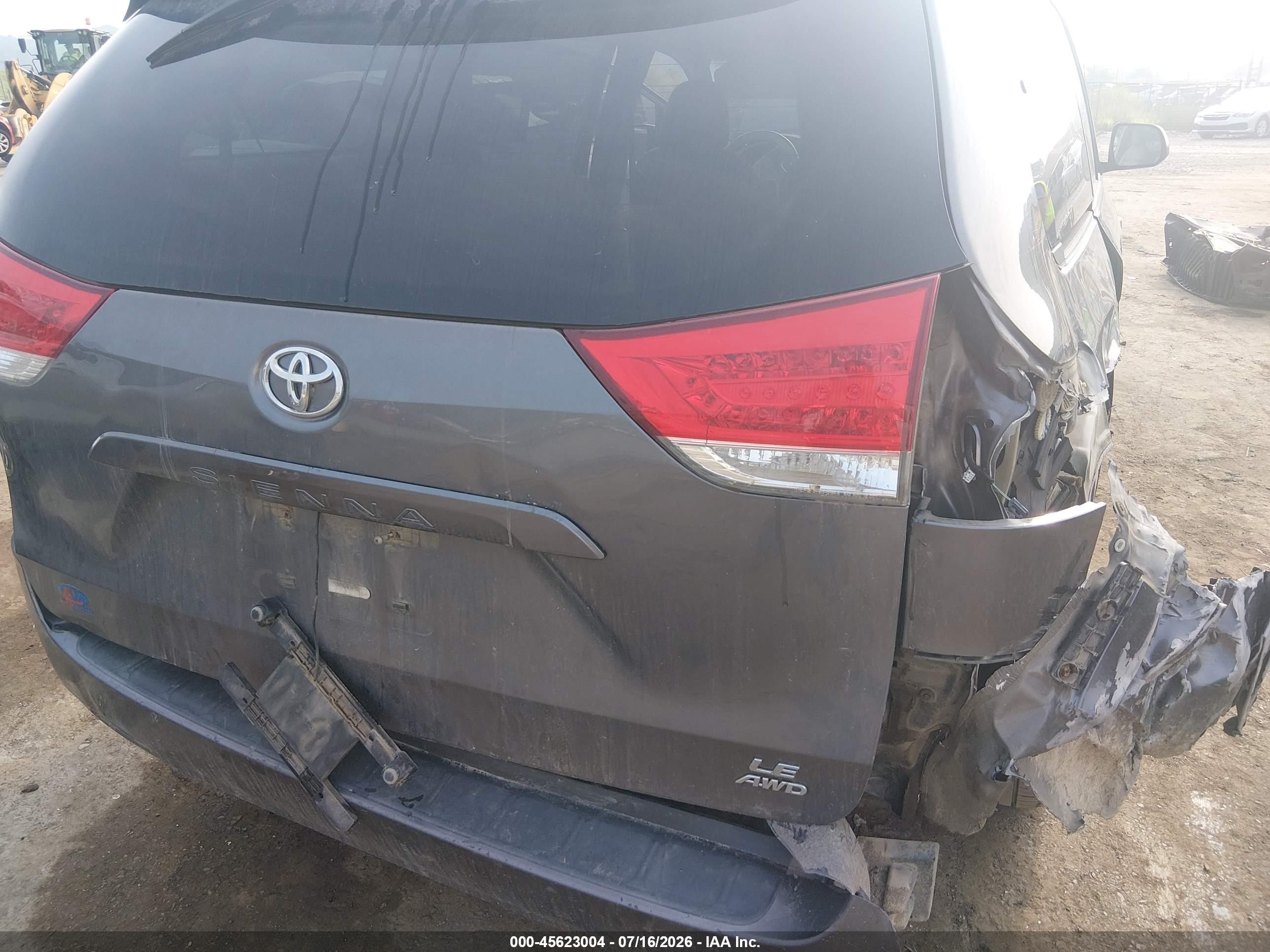 2014 Toyota Sienna Le 7 Passenger Gray vin: 5TDJK3DC8ES078549