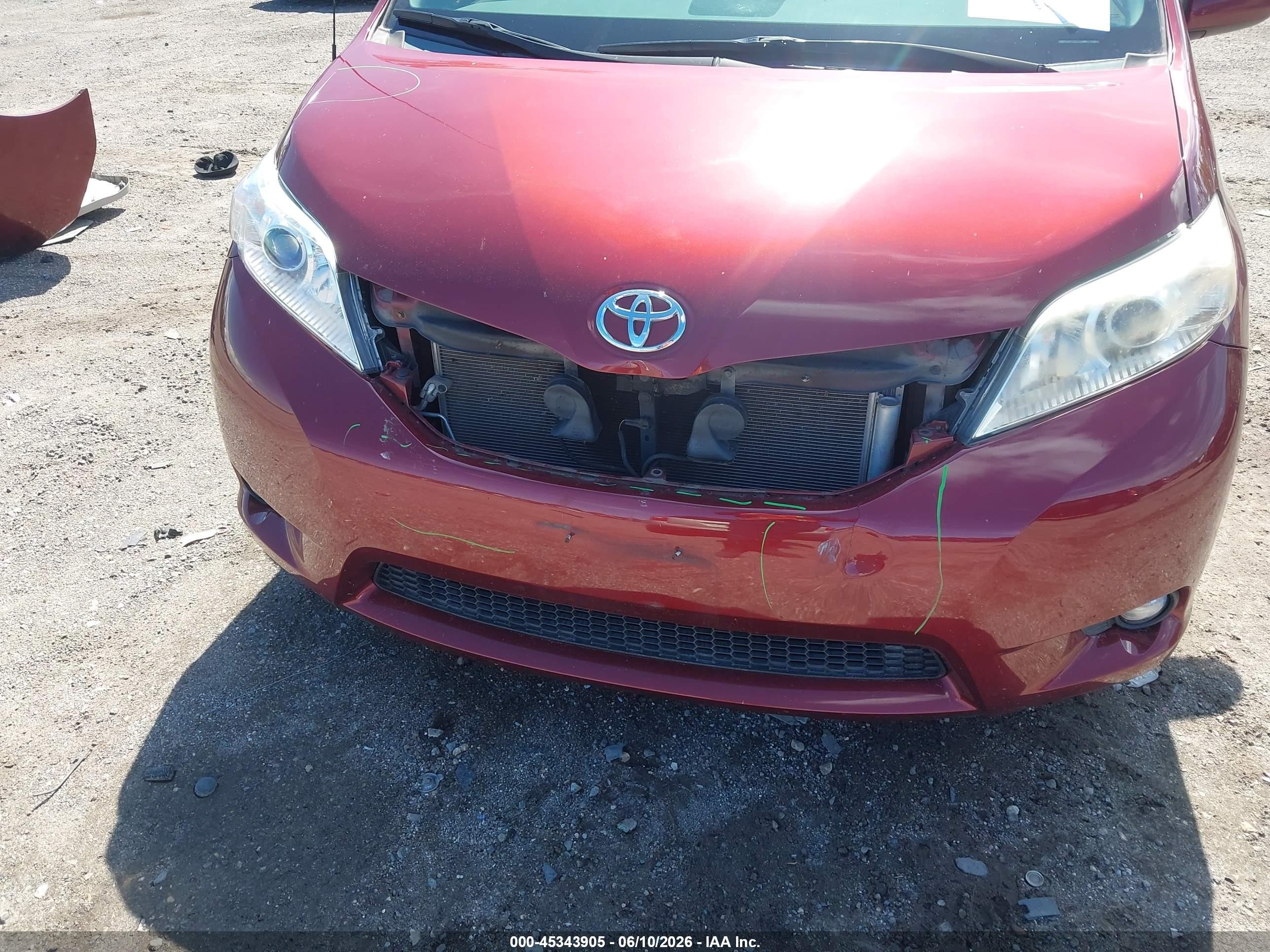 2014 Toyota Sienna Le 7 Passenger Бордовый vin: 5TDJK3DC8ES091611