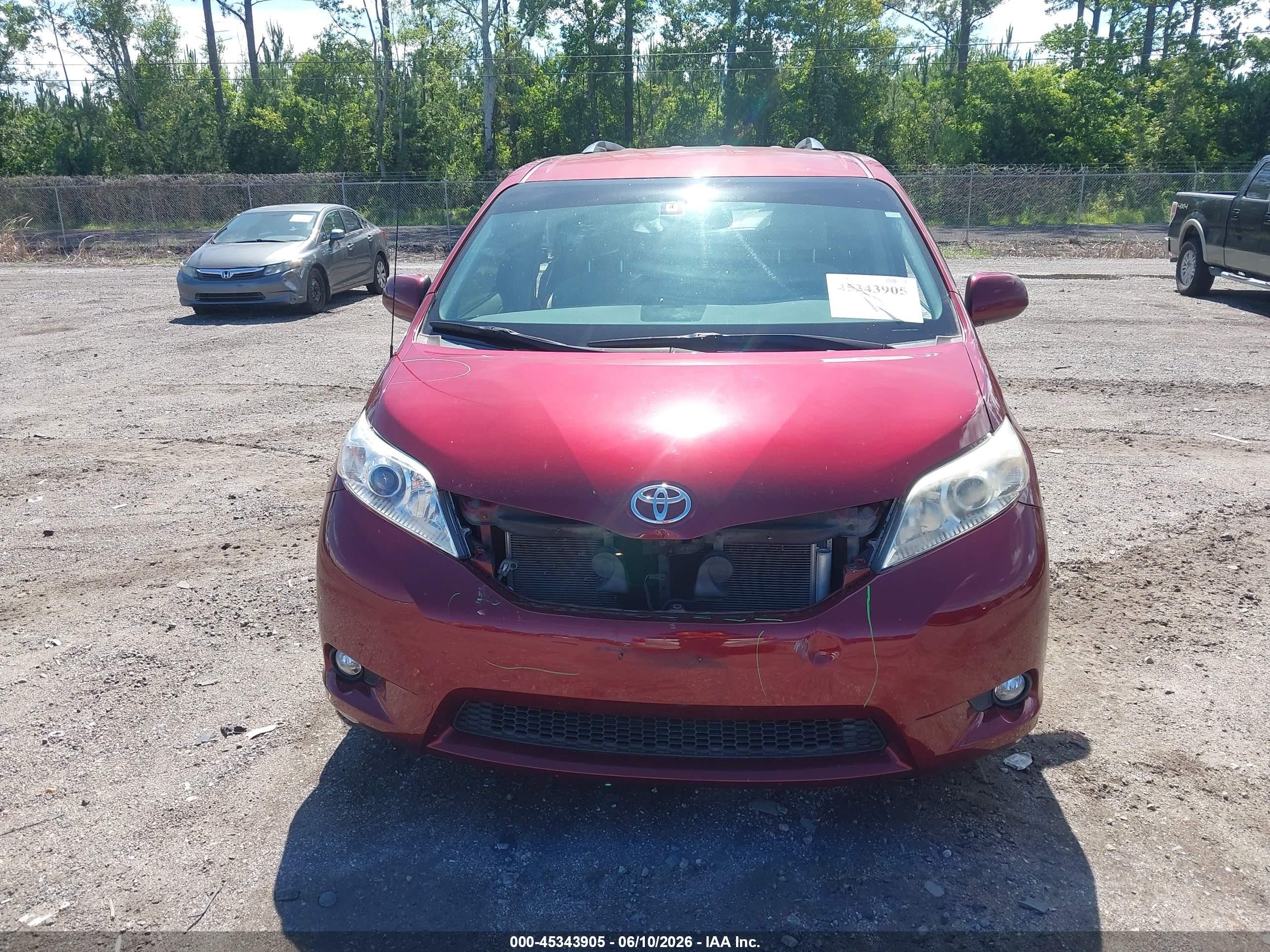 2014 Toyota Sienna Le 7 Passenger Бордовый vin: 5TDJK3DC8ES091611