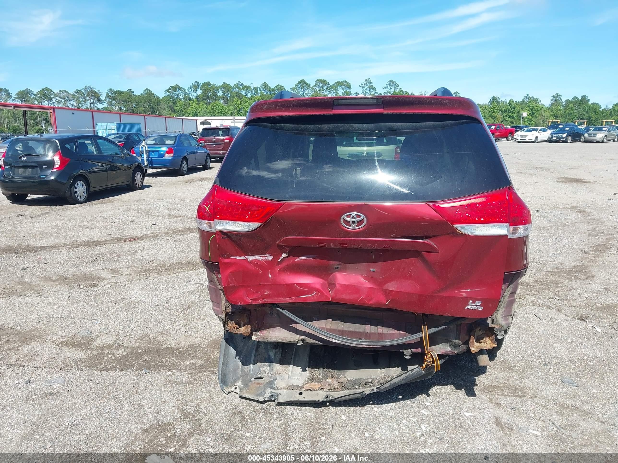 2014 Toyota Sienna Le 7 Passenger Бордовый vin: 5TDJK3DC8ES091611