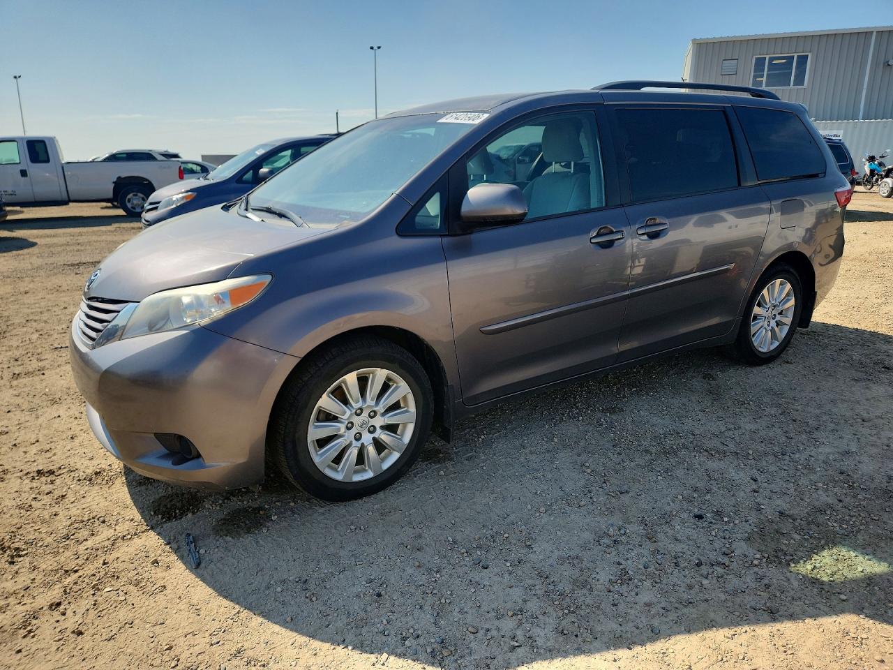 2015 Toyota Sienna Le Gray vin: 5TDJK3DC8FS112409