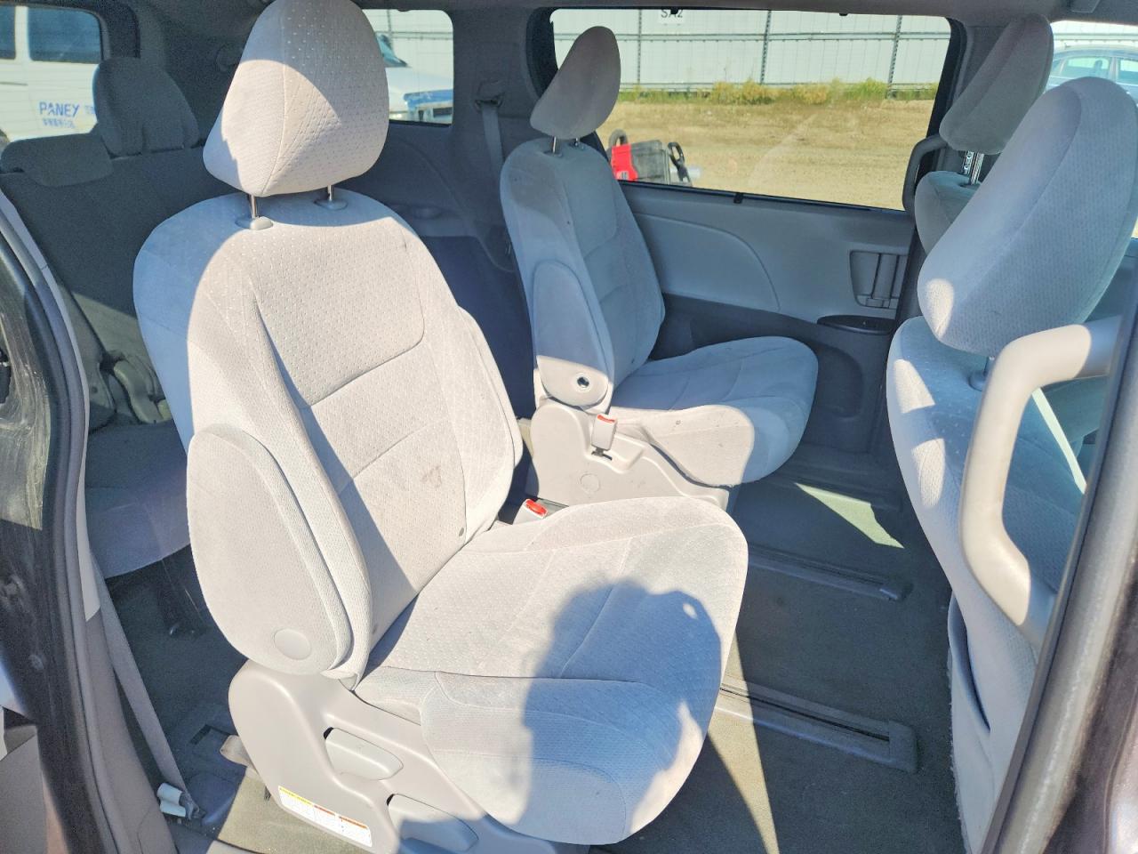 2015 Toyota Sienna Le Gray vin: 5TDJK3DC8FS112409