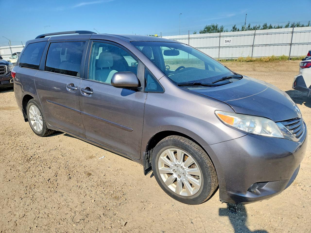 2015 Toyota Sienna Le Gray vin: 5TDJK3DC8FS112409