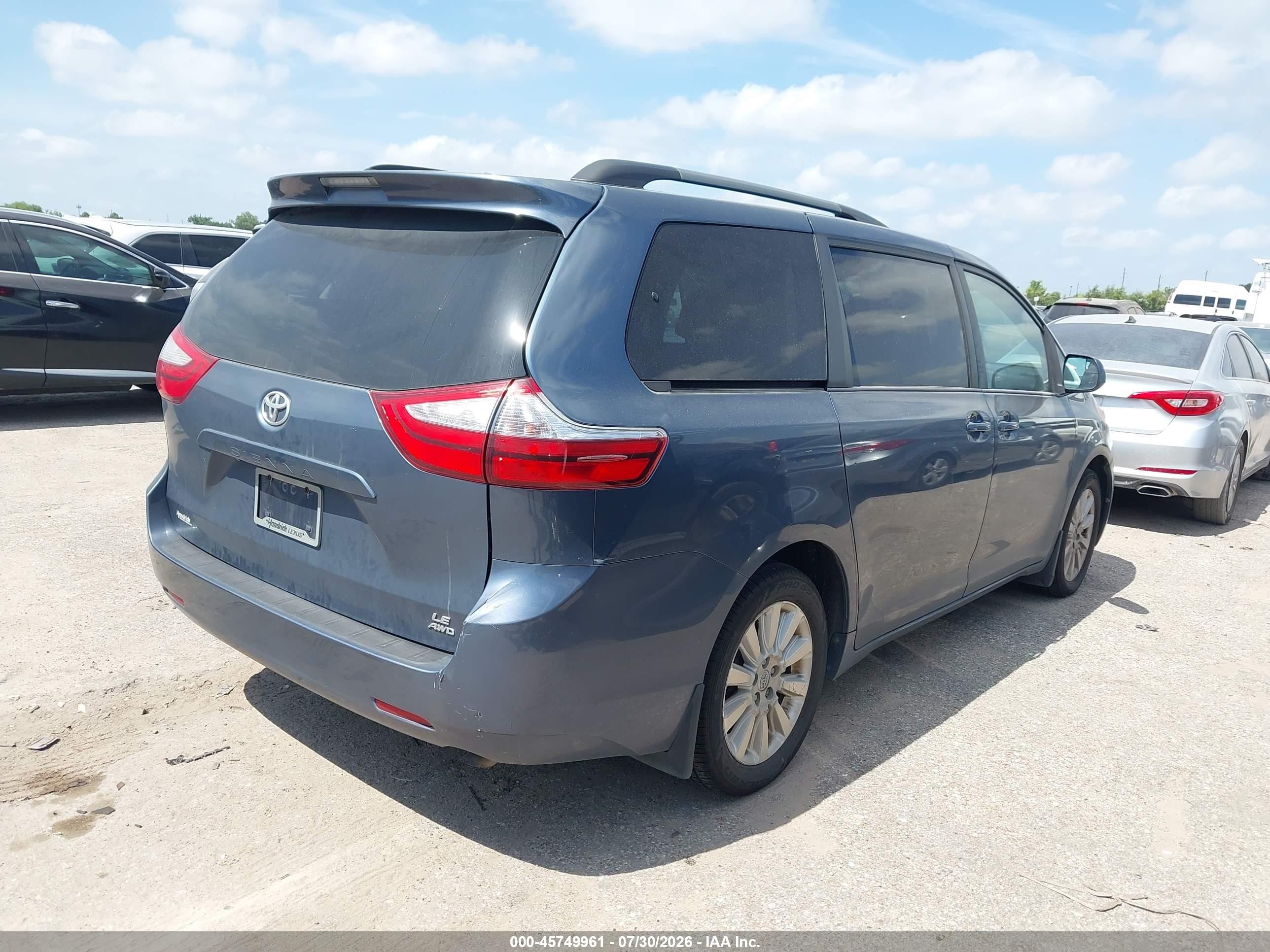 2015 Toyota Sienna Le 7 Passenger Blue vin: 5TDJK3DC8FS118355