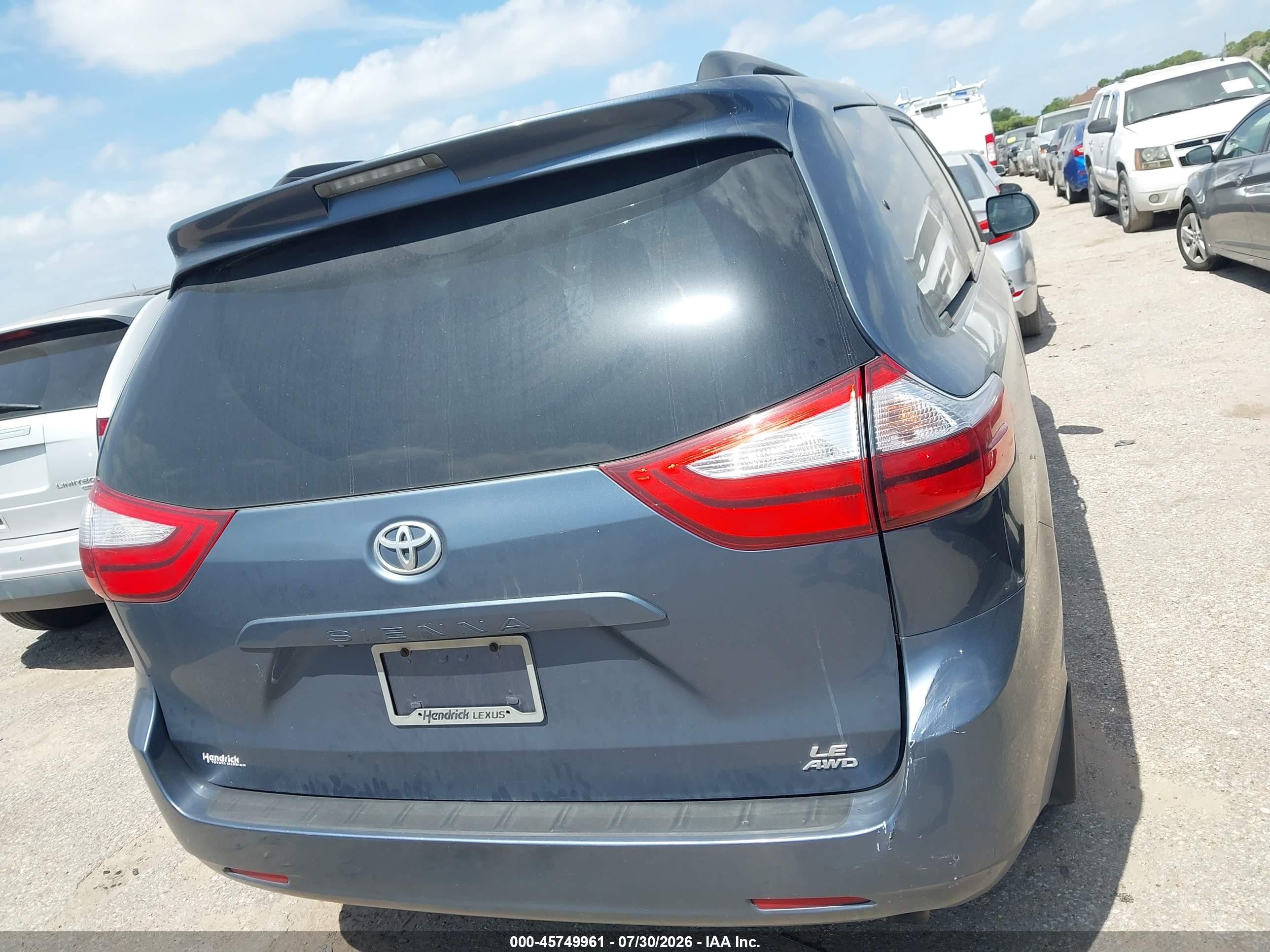 2015 Toyota Sienna Le 7 Passenger Blue vin: 5TDJK3DC8FS118355
