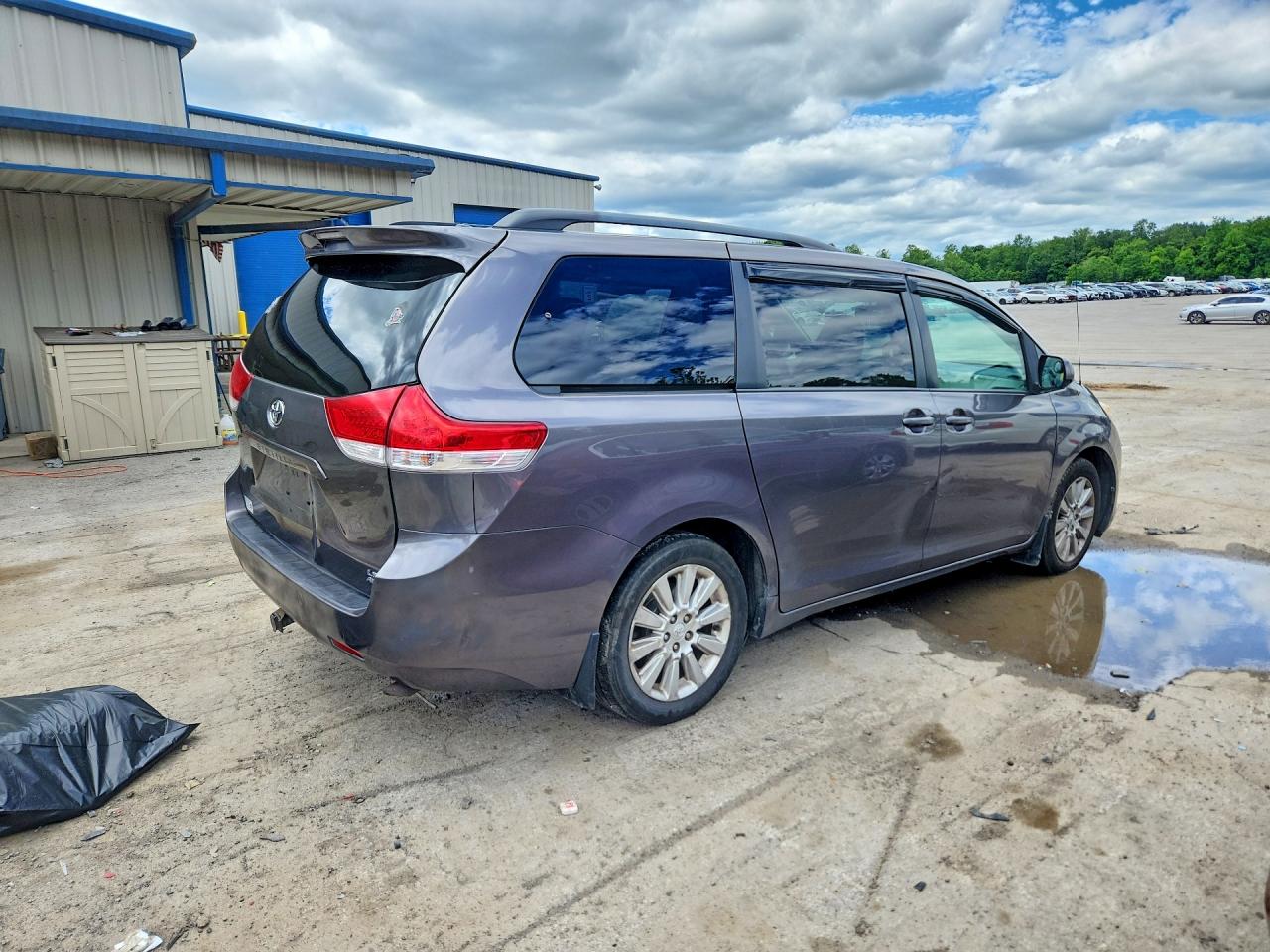 2012 Toyota Sienna Le Серый vin: 5TDJK3DC9CS047355