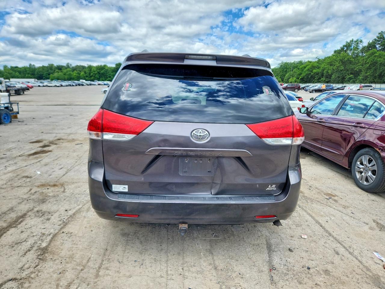 2012 Toyota Sienna Le Серый vin: 5TDJK3DC9CS047355