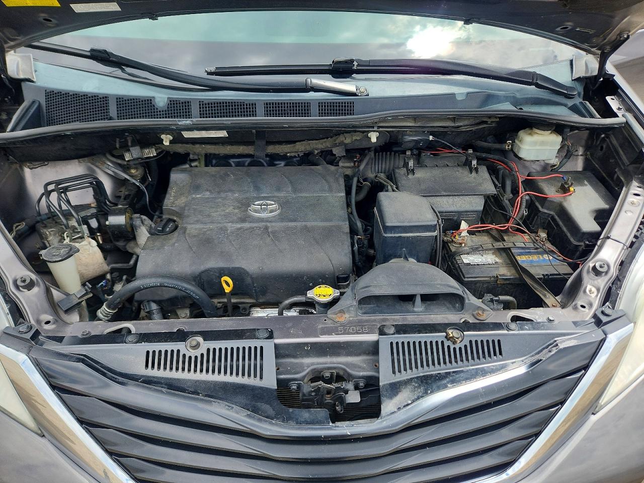 2012 Toyota Sienna Le Серый vin: 5TDJK3DC9CS047355
